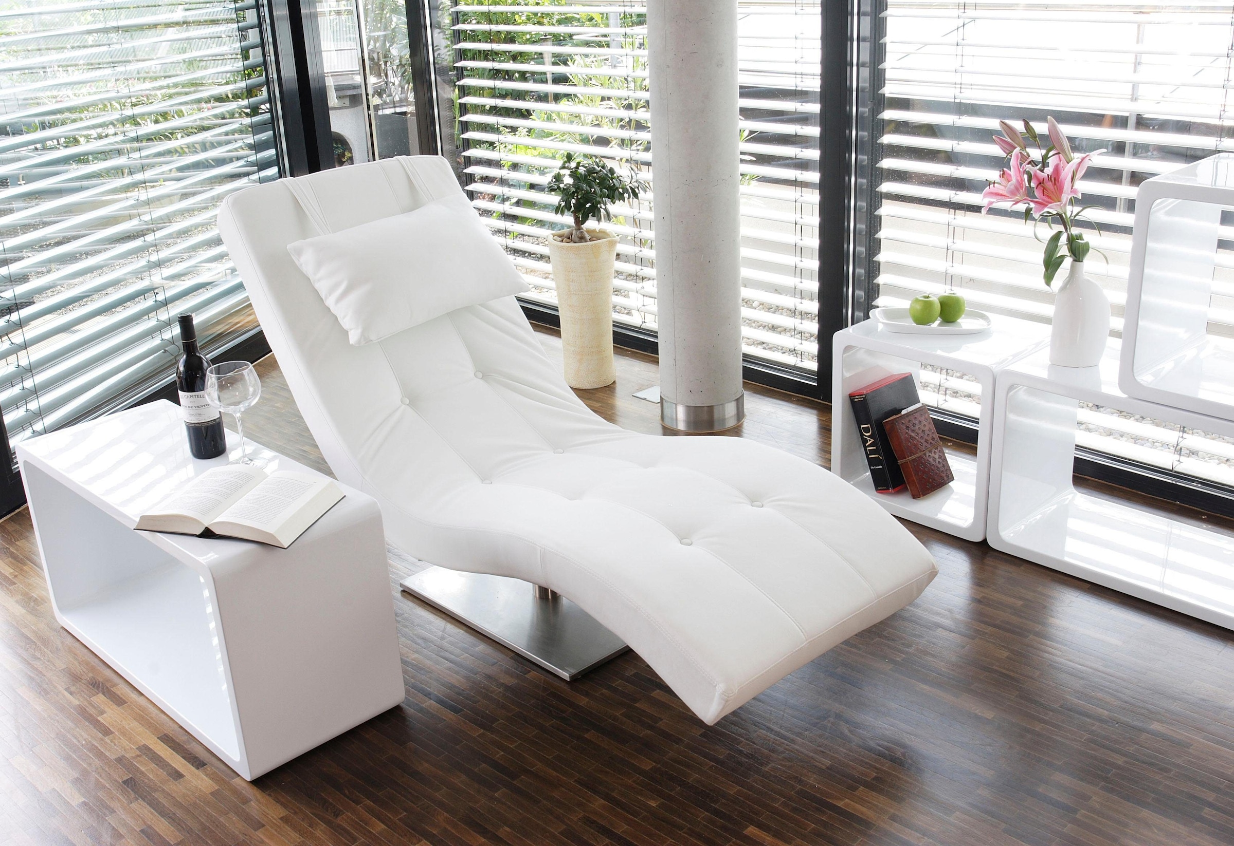 SalesFever Relaxsessel »Komfortabler Loungesessel« mit Nackenkissen, Relaxliege mit modernem Metallfuss