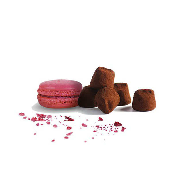 Truffes fantaisie aux brisures de macaron framboise - Boîte en métal déco