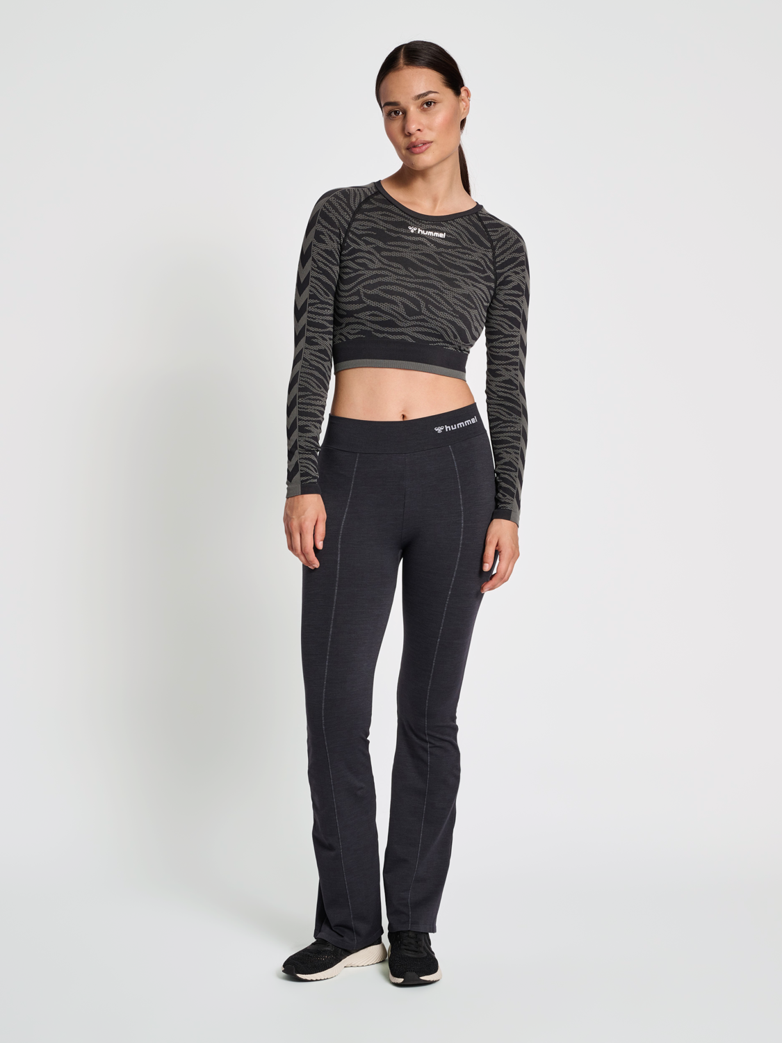 hmlMT SAGA SEAMLESS CROP T-SHIRT LS