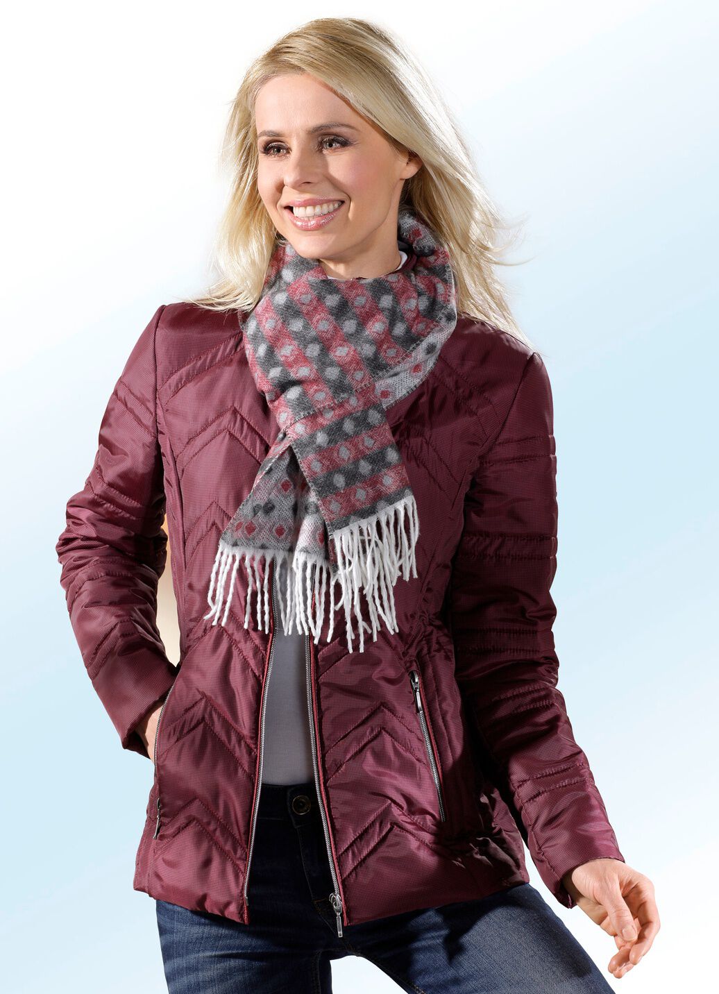 Jacke mit seitlicher Längssteppung