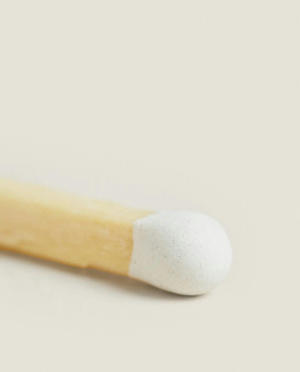 Pote de vidro grande com fósforos