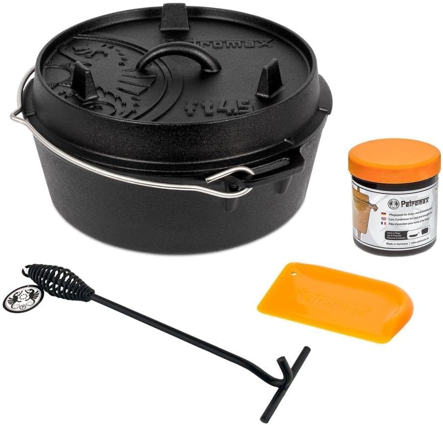 Petromax Feuertopf ft4,5-t Einsteiger-Set - Dutch Oven mit Standfüßen inklusive Deckelheber, Pflegepaste und Untersetzer - für alle Grillarten und offenes Feuer - 4 Liter