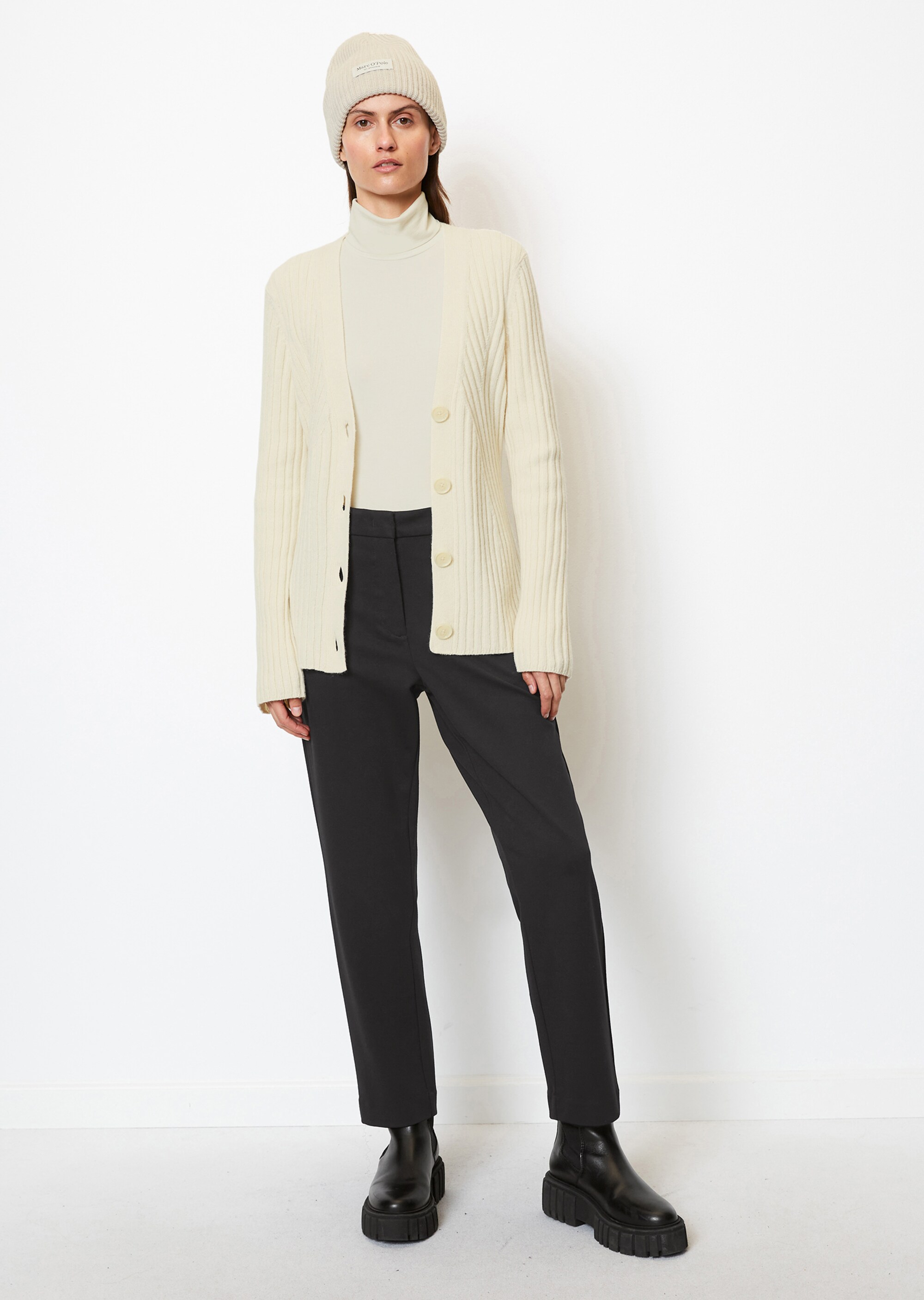 V-Neck-Cardigan fittedmit Fully fashioned Details