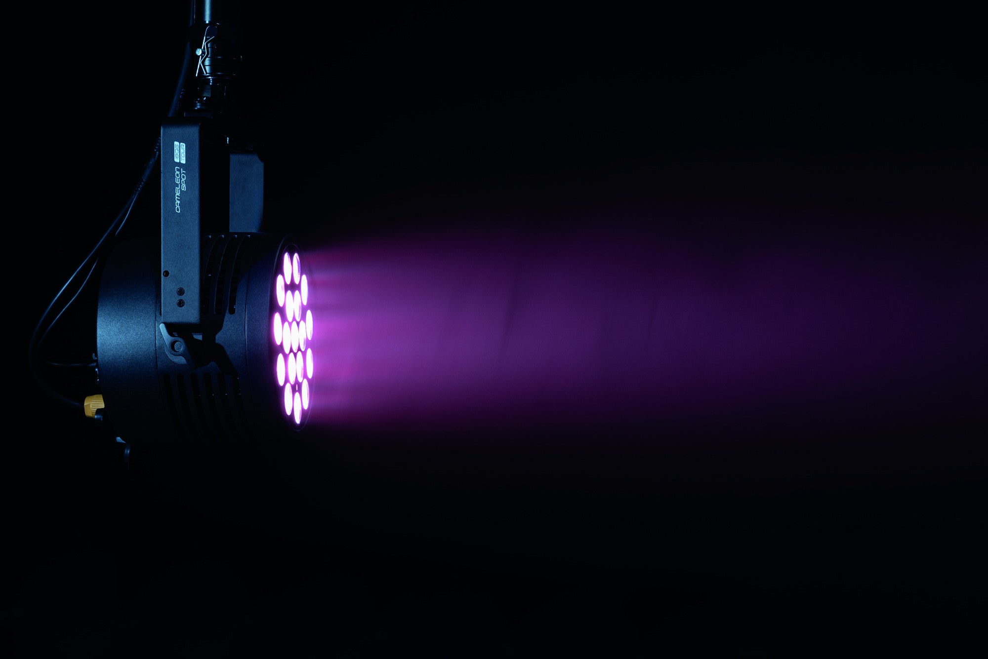 Showtec Cameleon Spot 18Q6 Tour RGBWA-UV LED spot