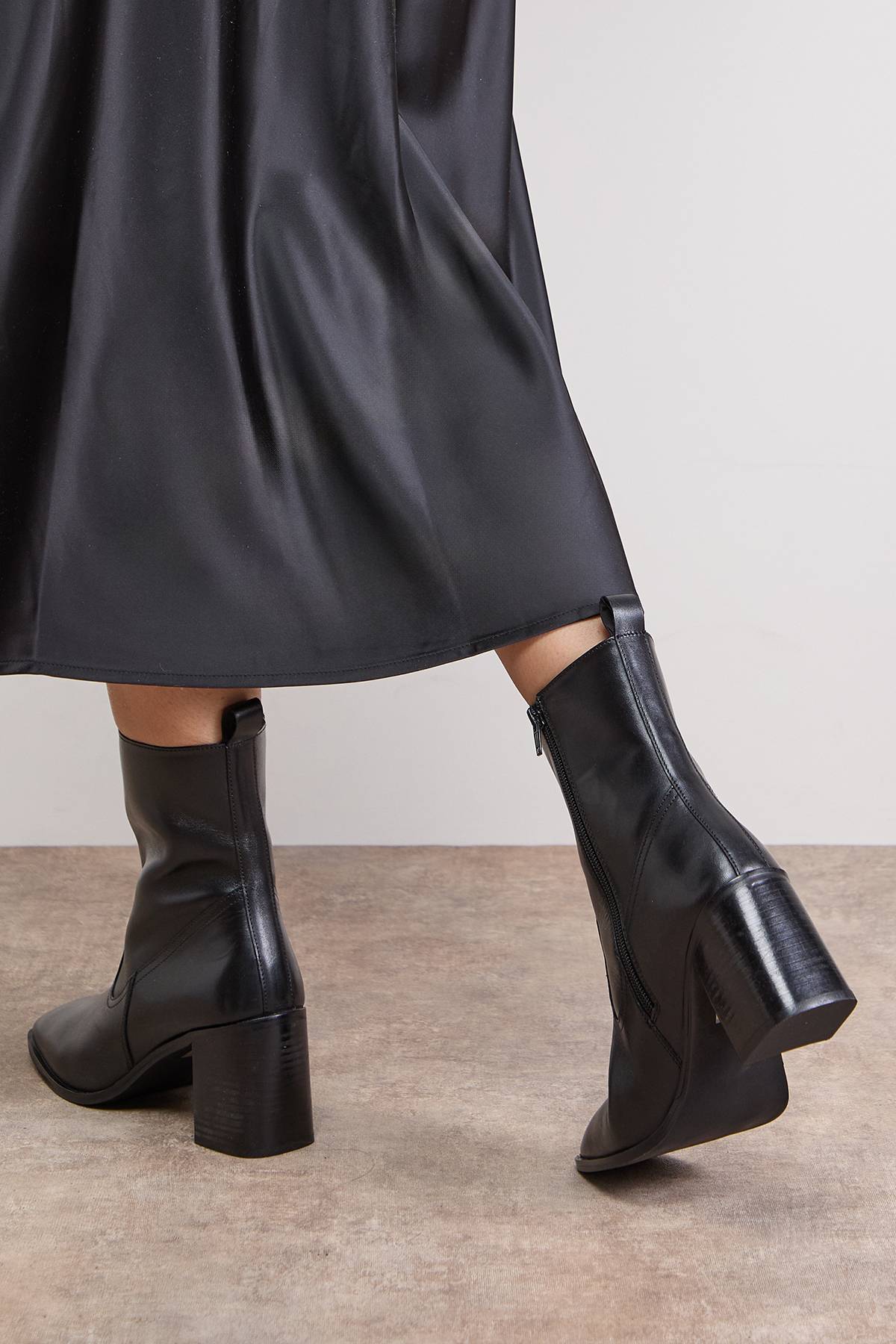 Oasis Bottine Chelsea Lauren en Cuir à Talon Bloc Mi-Hauteur