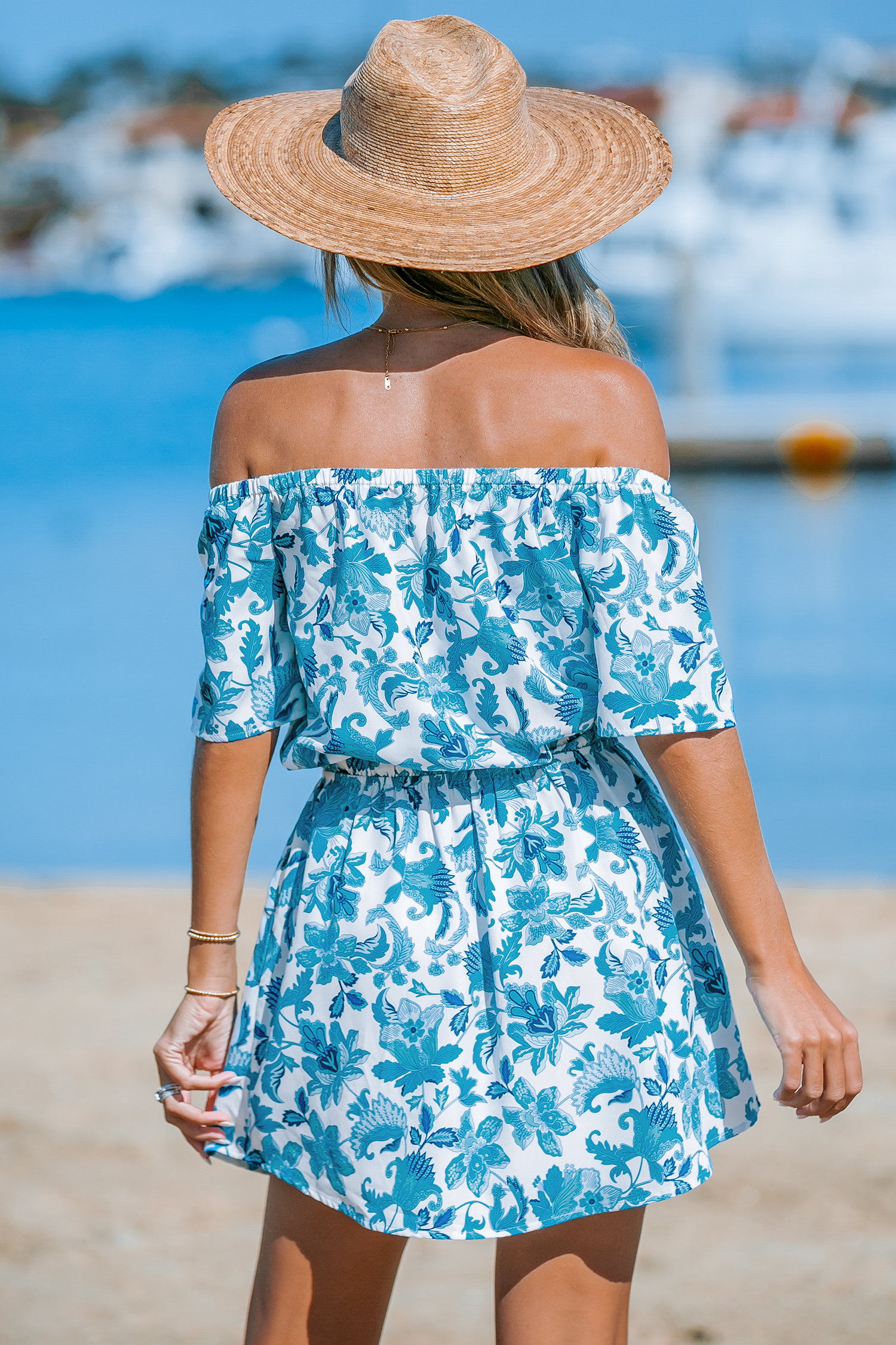 Robe cover up mini à épaules dénudées et fleurs bleue et blanche