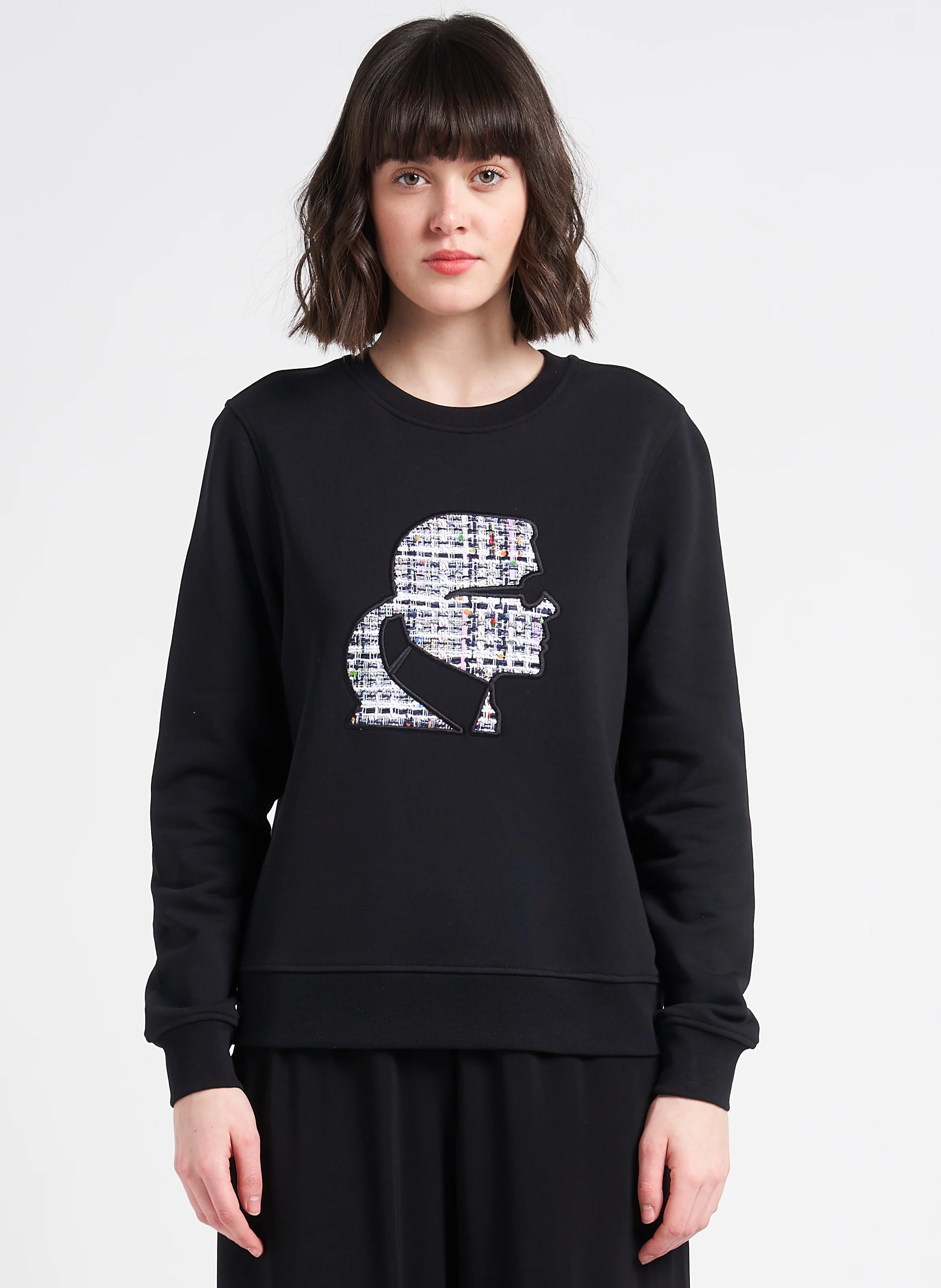 Sweat col rond brodé en coton bio | Noir