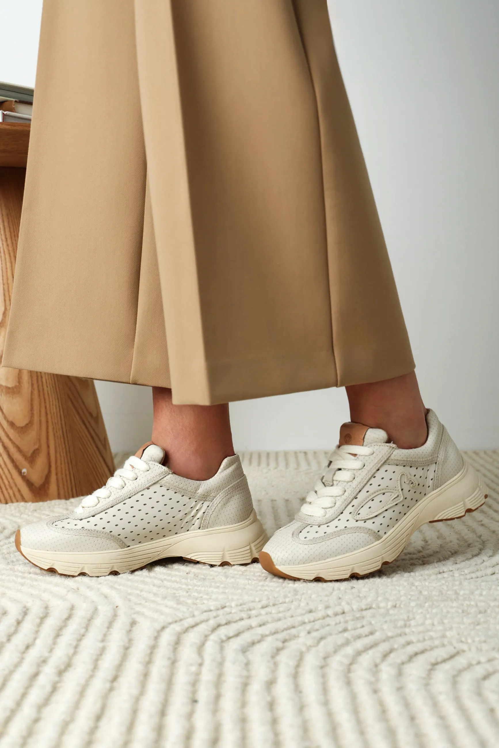 MARIOLA RAFFI Sneaker leather Off White