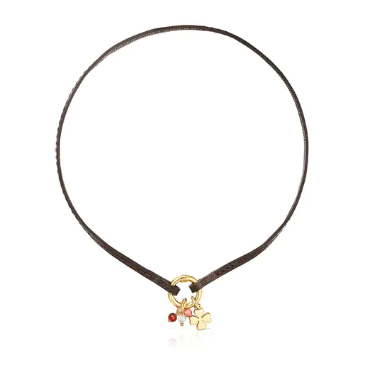 Colar TOUS Good Vibes com trevo, banho de ouro 18k sobre prata, pedras preciosas e couro marrom.
