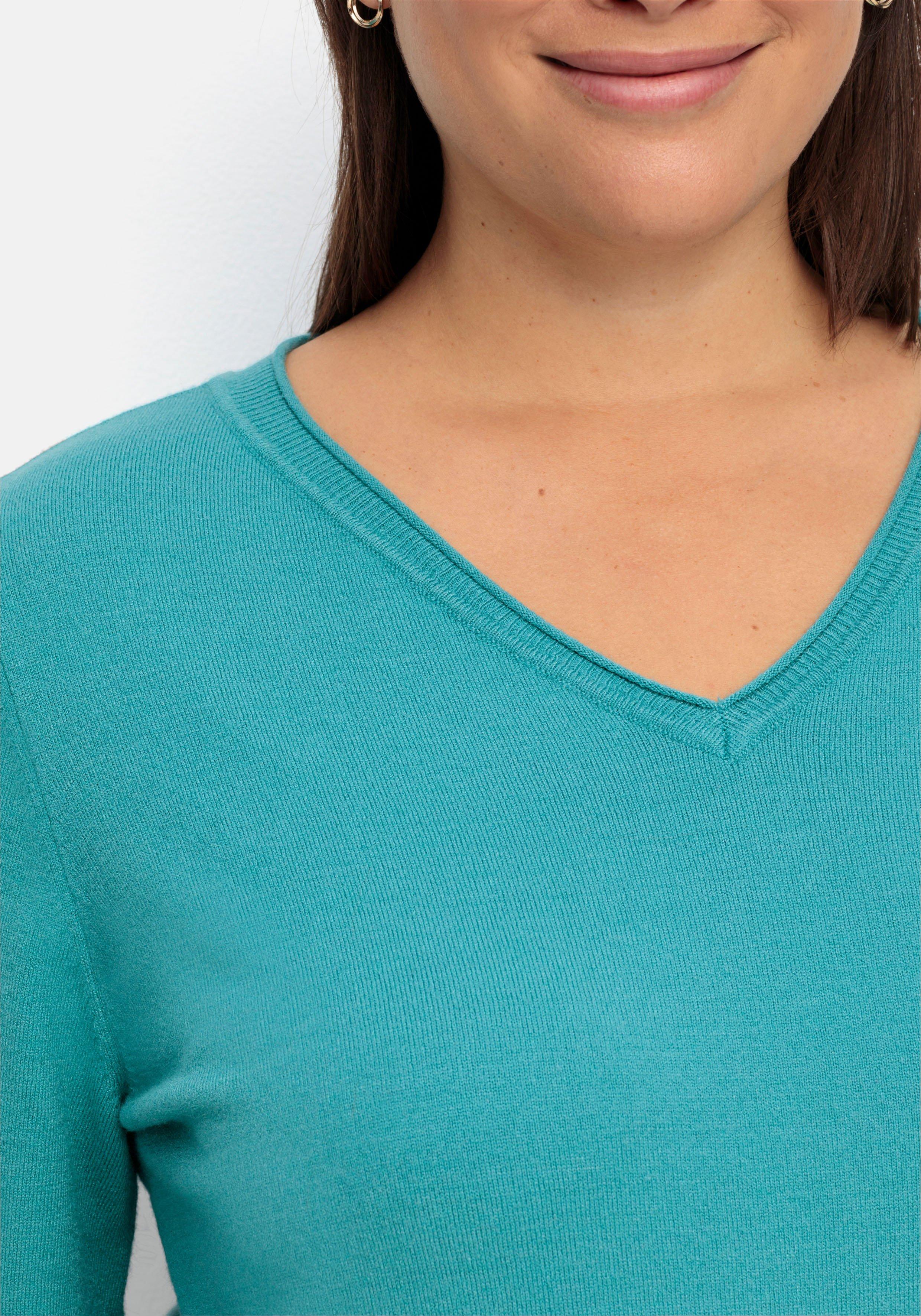 Flauschiger Pullover mit V-Ausschnitt