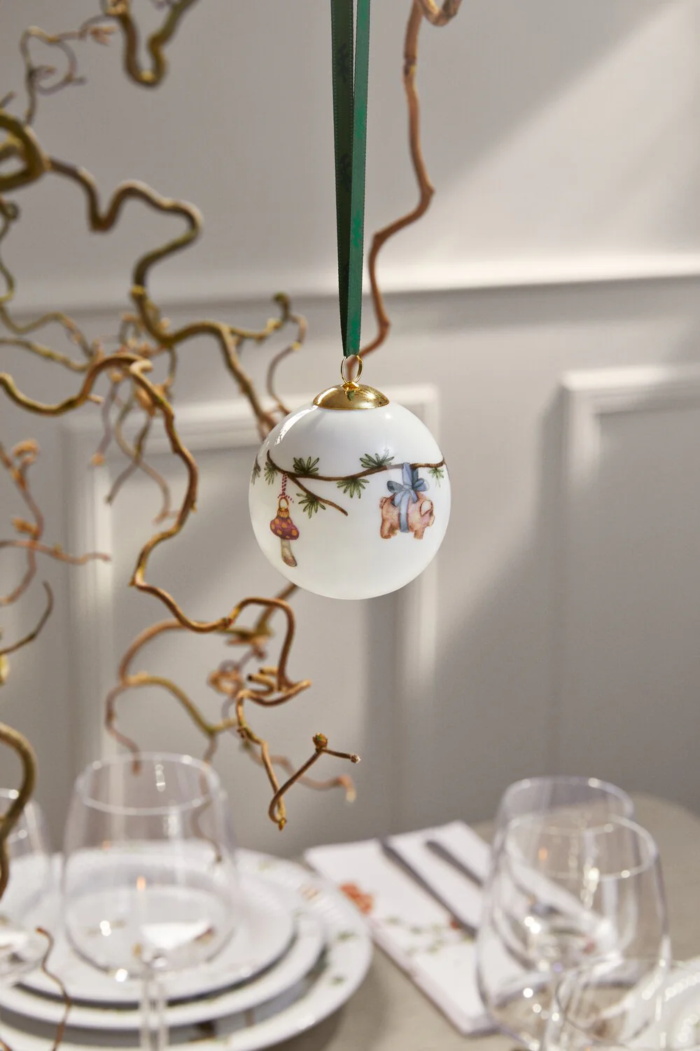 Kähler  Hammershøi Christmas Kugle 2023, hvid m. deko - Ø6 cm.