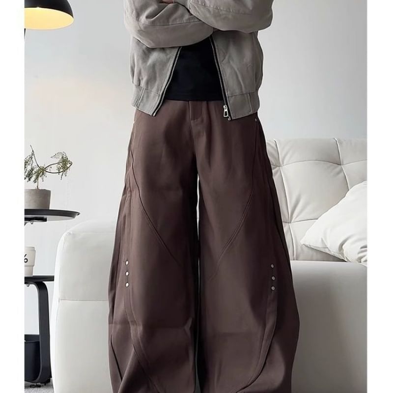 Wewewow - Middelhoge effen cargobroek met studs en wijde pijpen