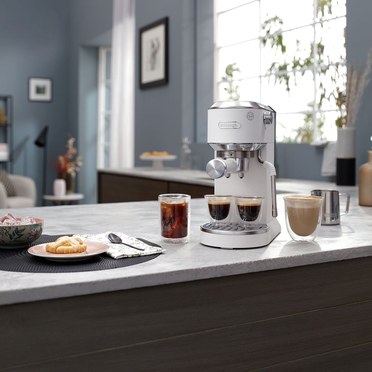 Delonghi Dedica EC890 Duo espressomaskin, hvit