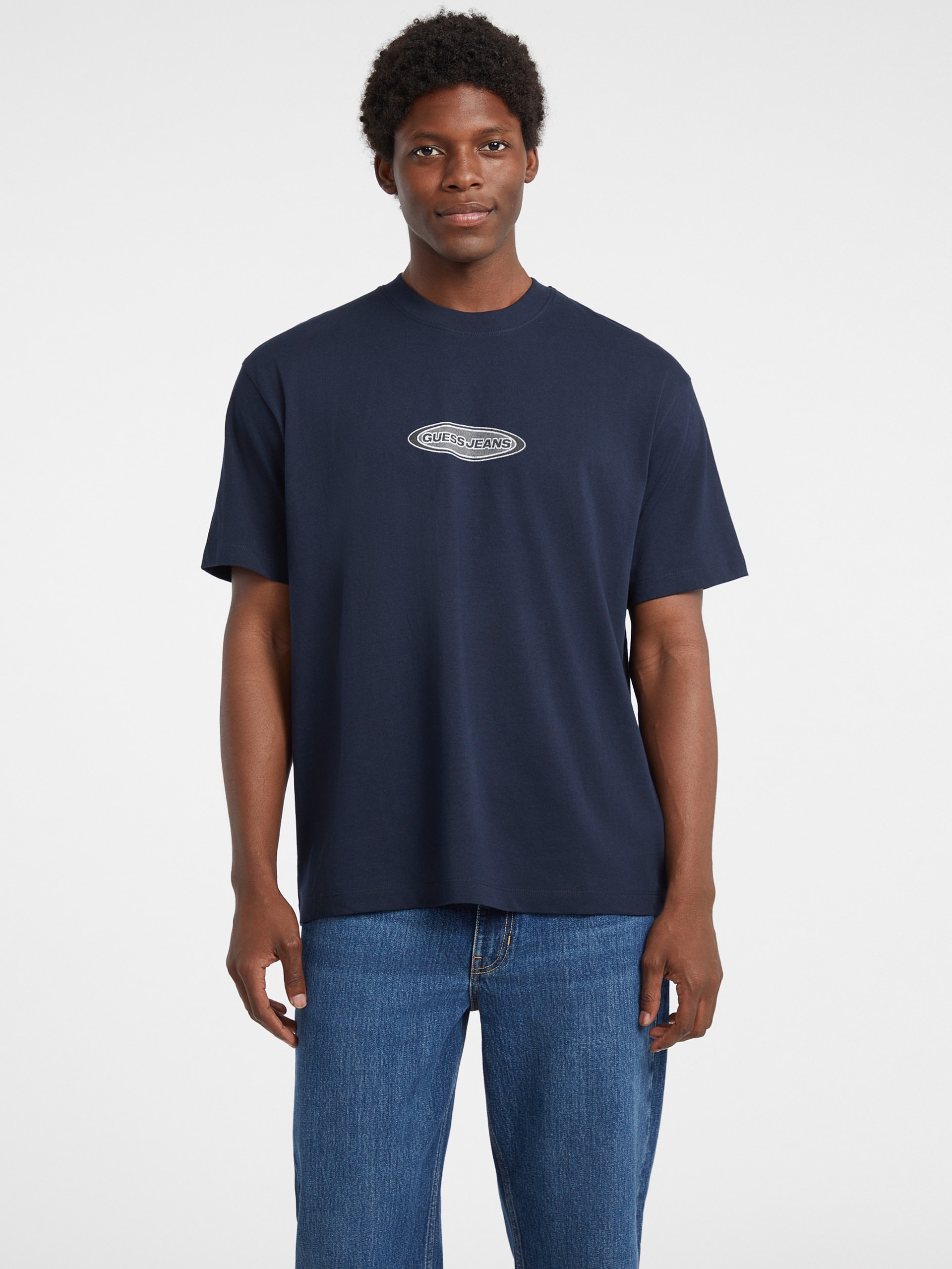 Camiseta com logo grande