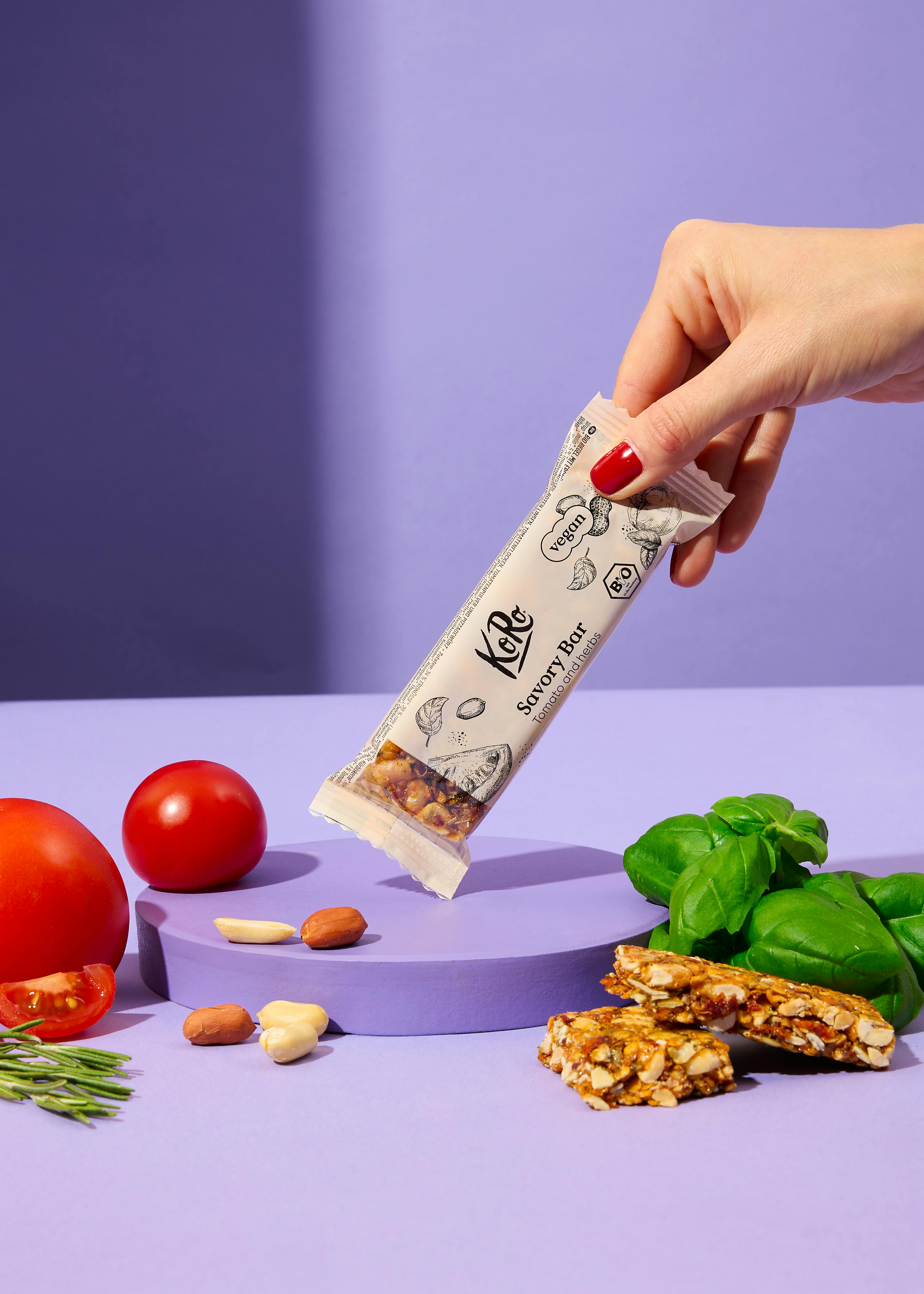 Herzhafter Bio Erdnussriegel mit Tomate und Kräutern 40 g