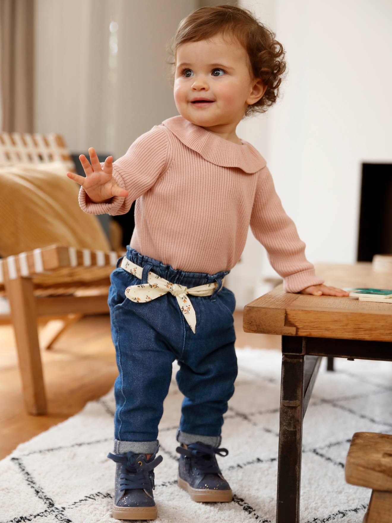 Suéter de bebê com babados, branco-creme