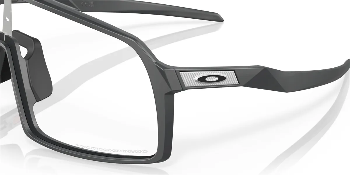 Oakley Sutro Matte Carbon w/ Clear Photochromic