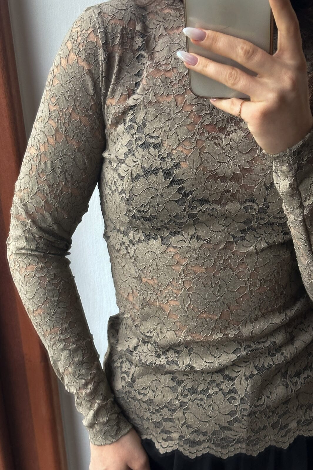 Neo Noir Liza Laceflower Blouse dark taupe