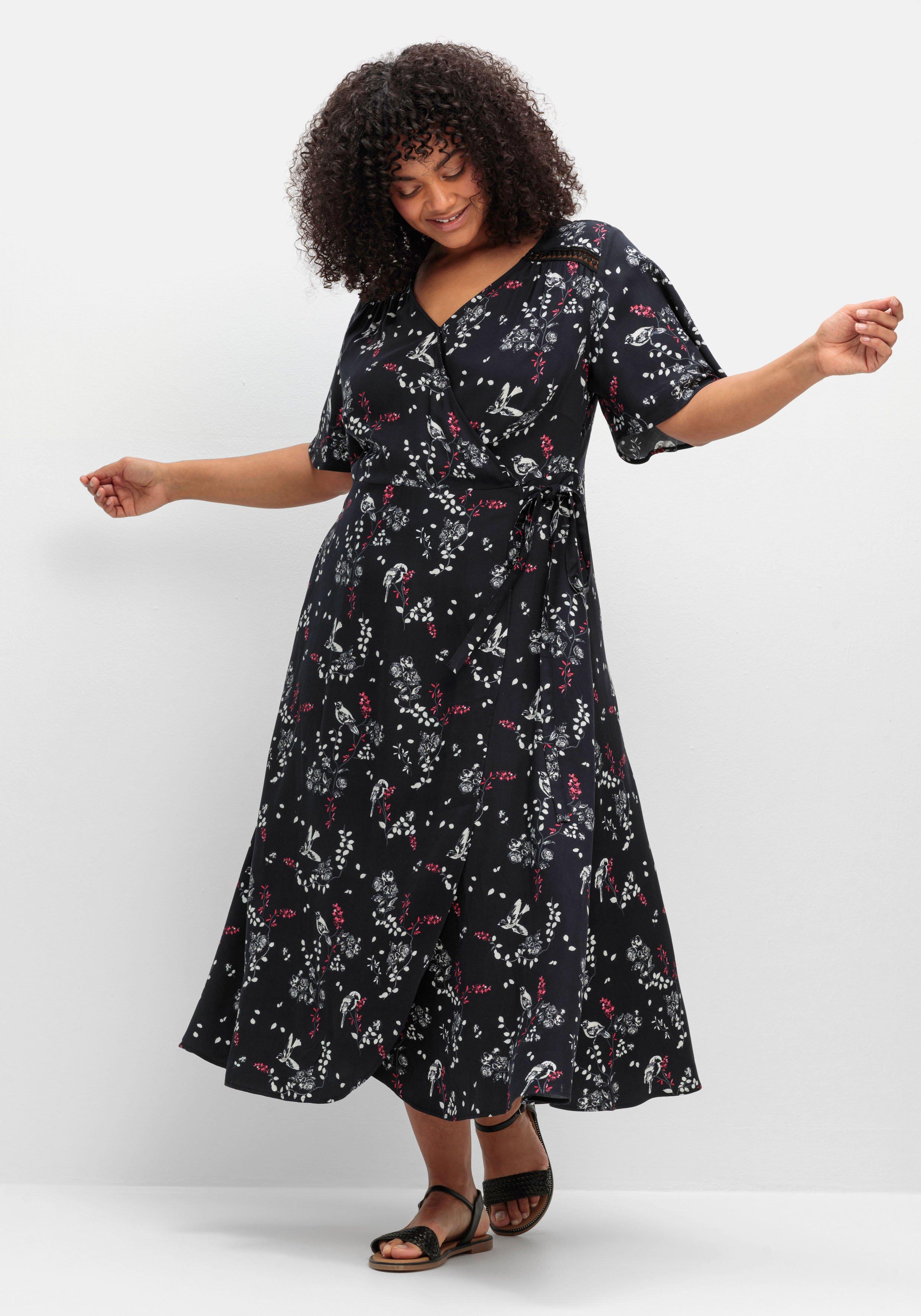 Kleid in Wickeloptik, mit Alloverprint