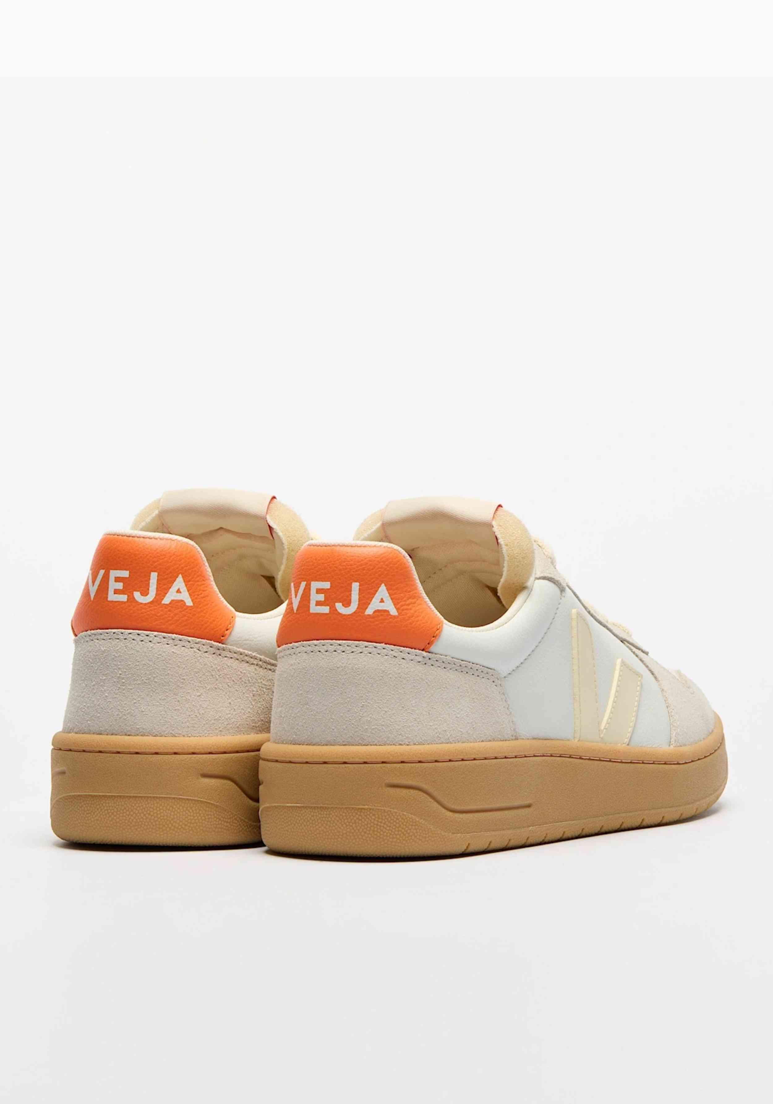 Veja Sneaker V-82 Grained Leather Pure Calcaire Fury