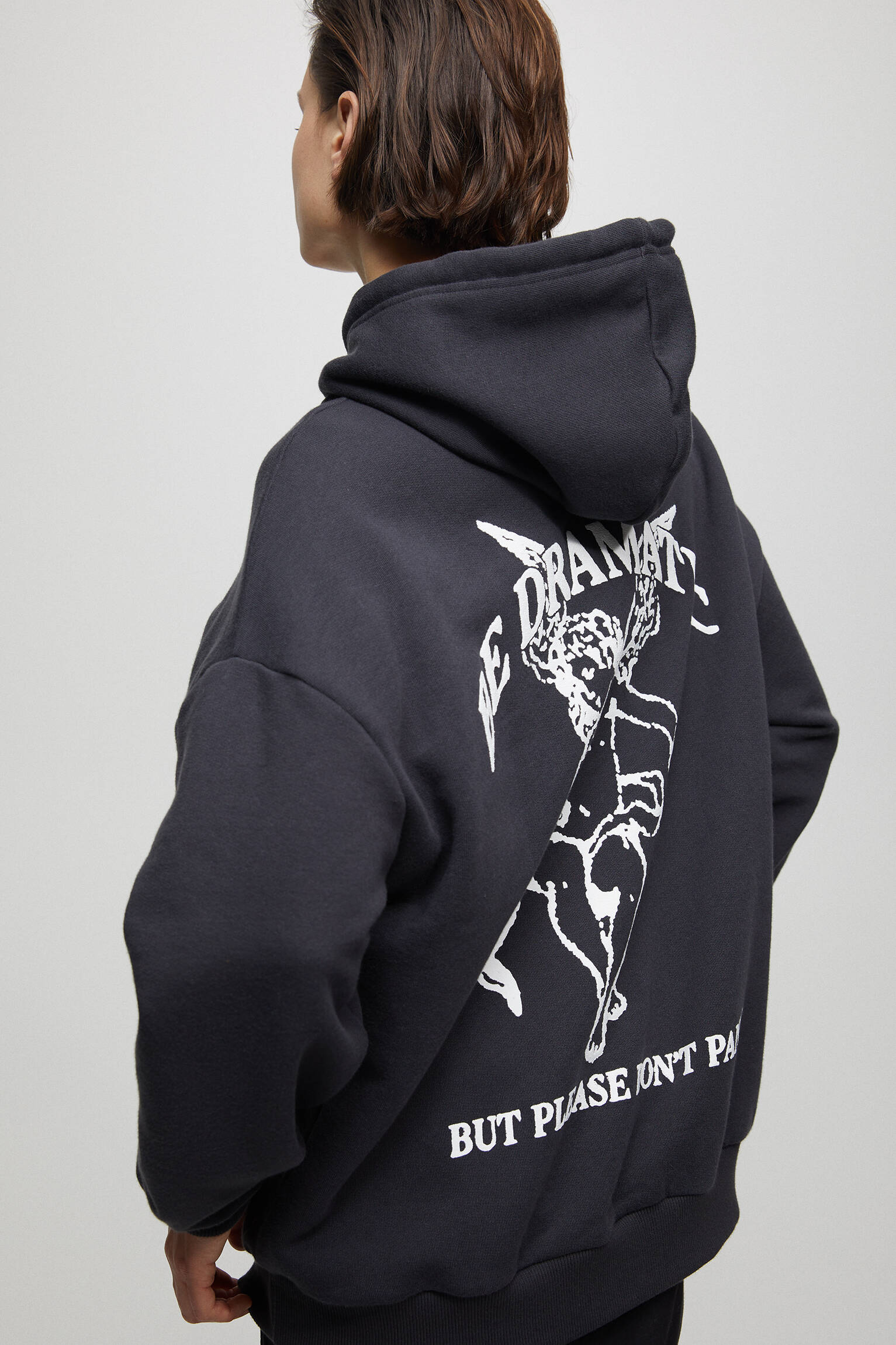 MOLETOM OVERSIZE COM ESTAMPA NAS COSTAS - NEG-DELAV