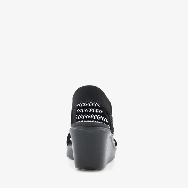 Skechers Rumble On Takeover sandalen met sleehak