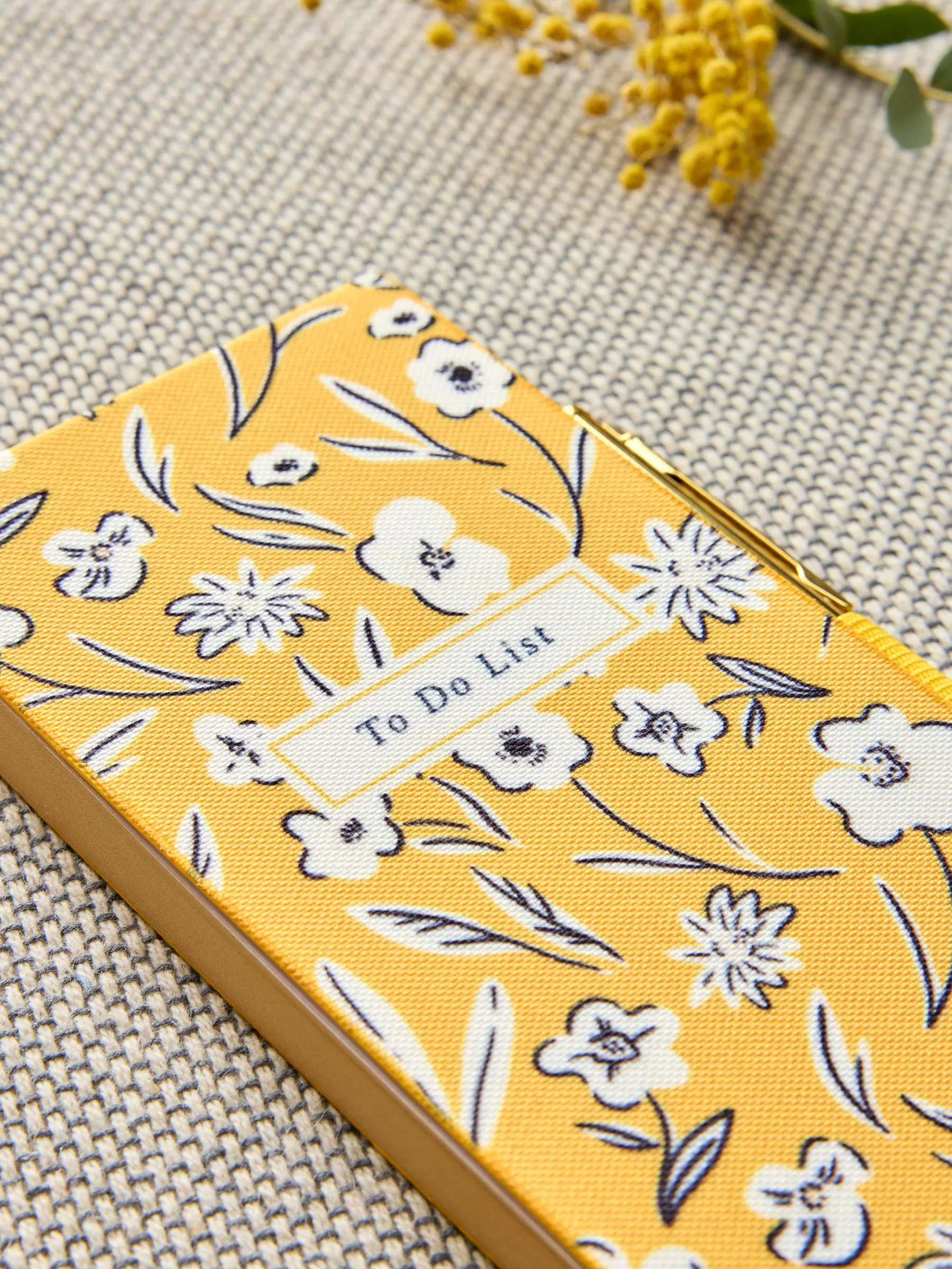 Takenlijst met bloemen