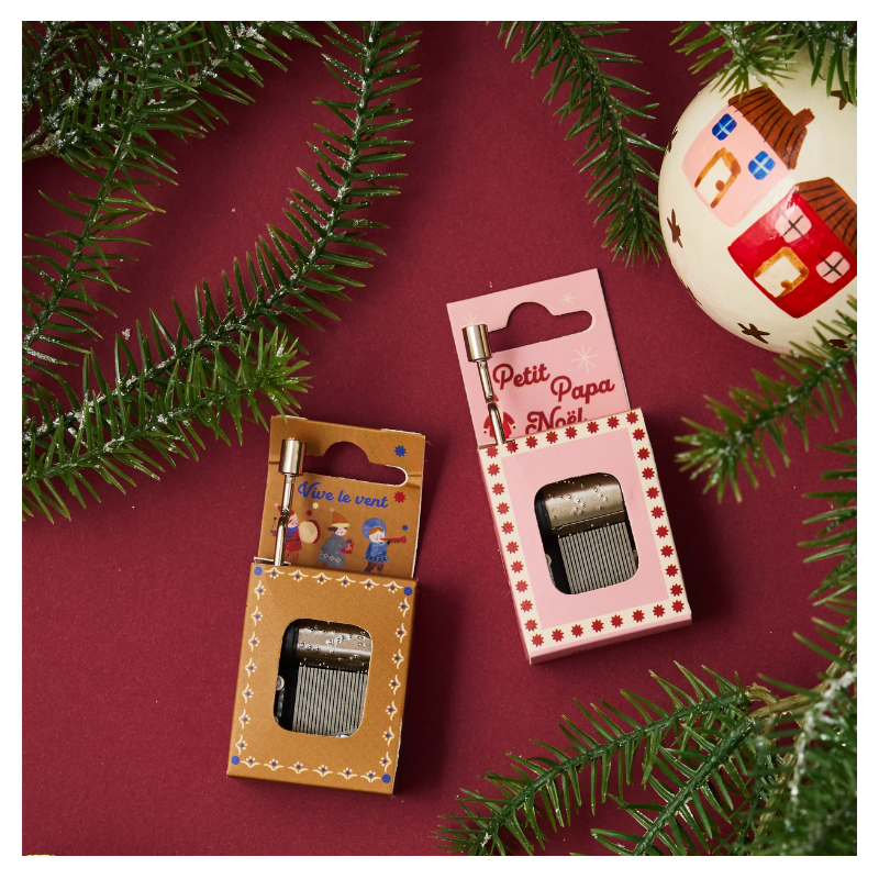 Boîte à musique avec manivelle - Petit papa Noël  .