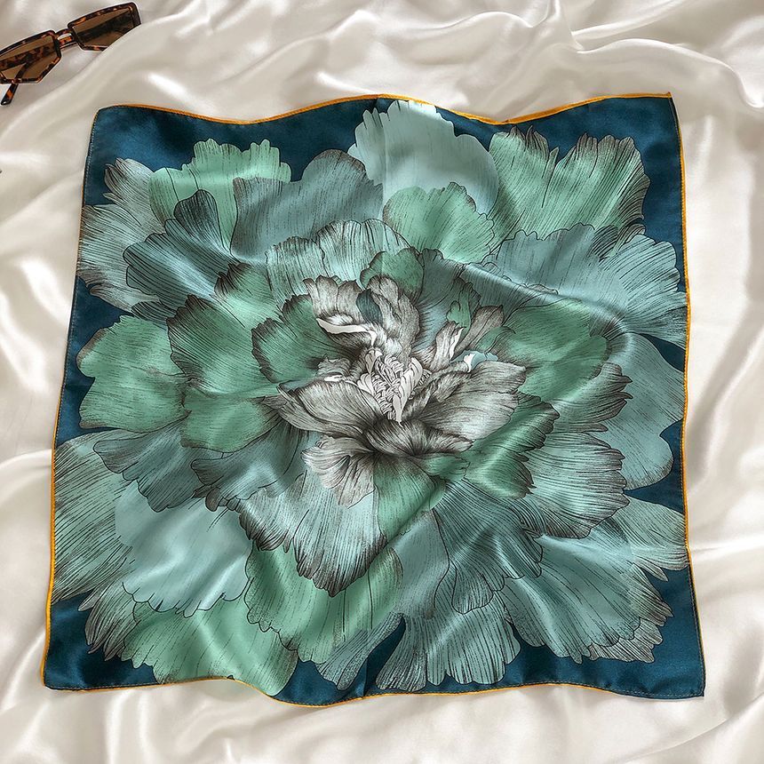 Frior - Vierkante sjaal met bloemenmotief