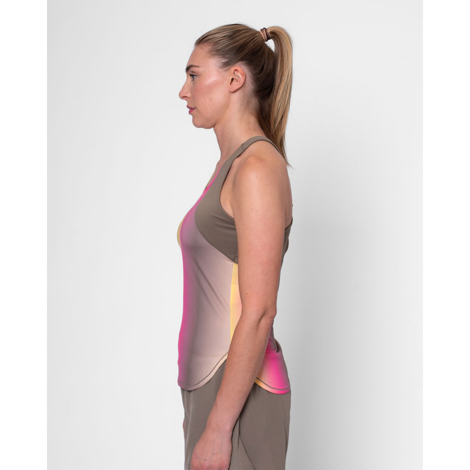 Bidi Badu Spectrum Tank