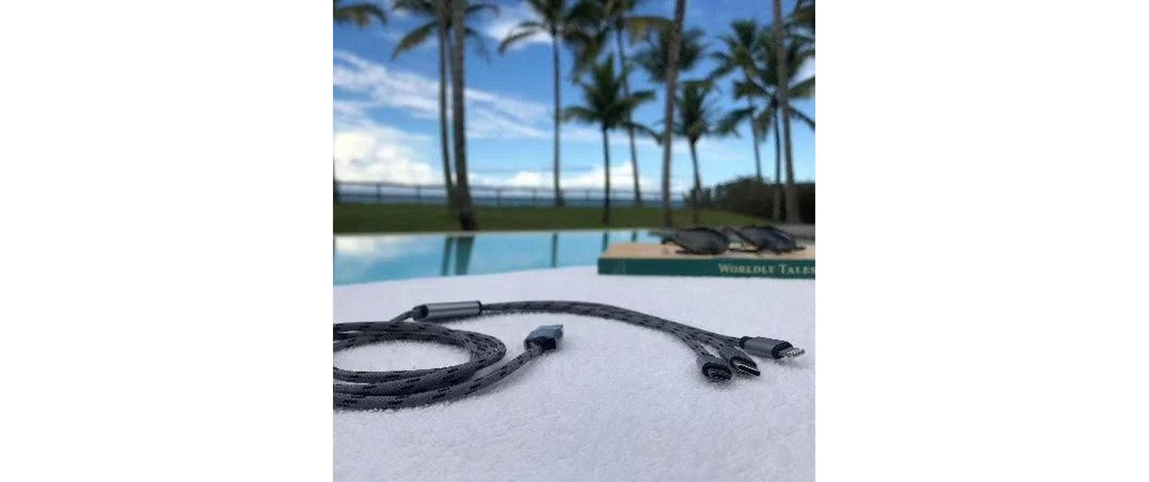Trident Kabel USB - Lightning/Micro-USB A/USB C 1 m3-in-1 Ladekabel mit USB-C, Lightning und Micro-USB Anschlüssen