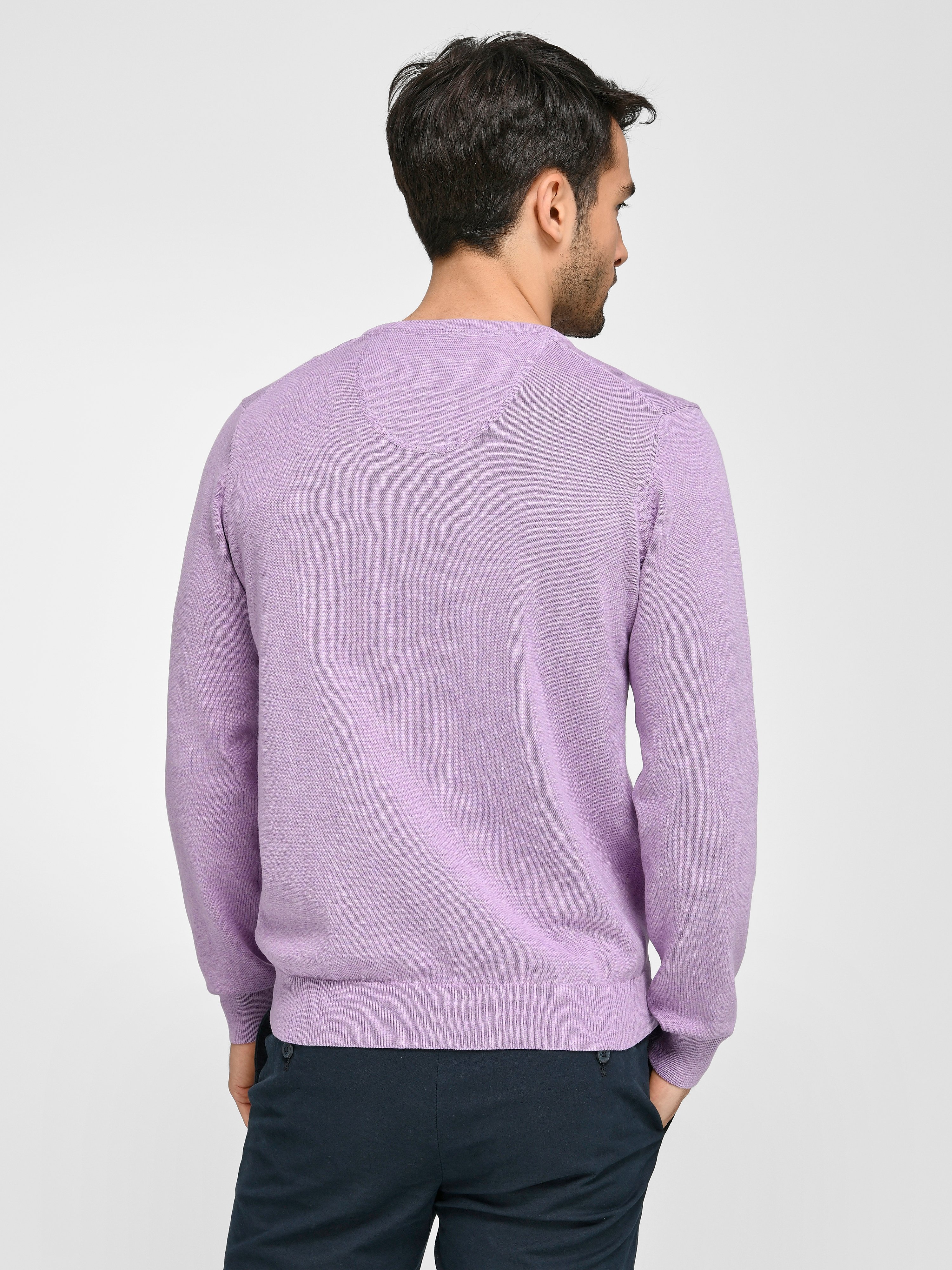V-Pullover