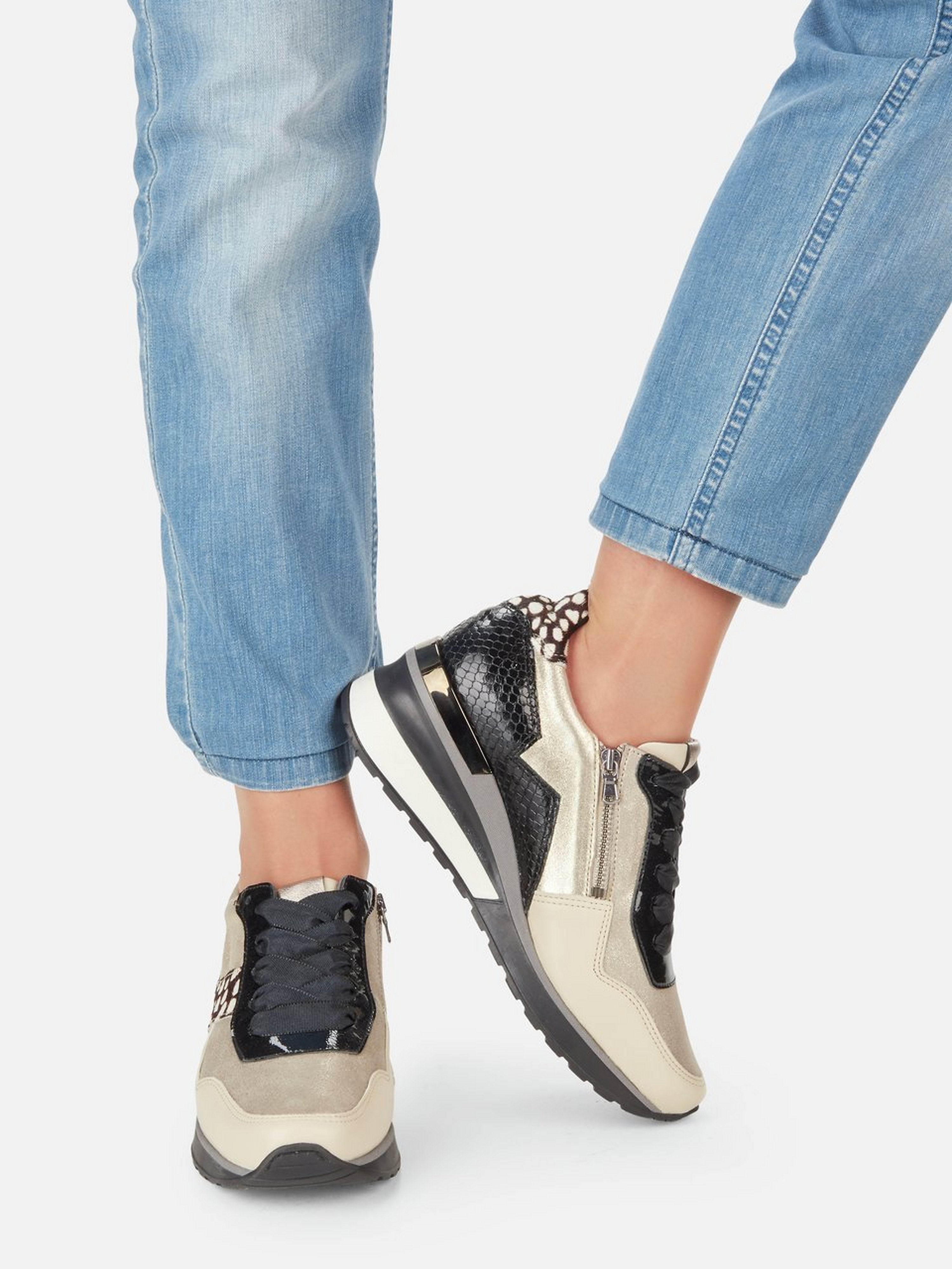 Sneaker