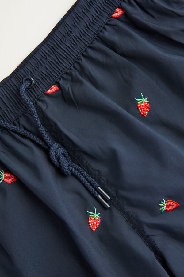 Maiô boxer com bordado de morango