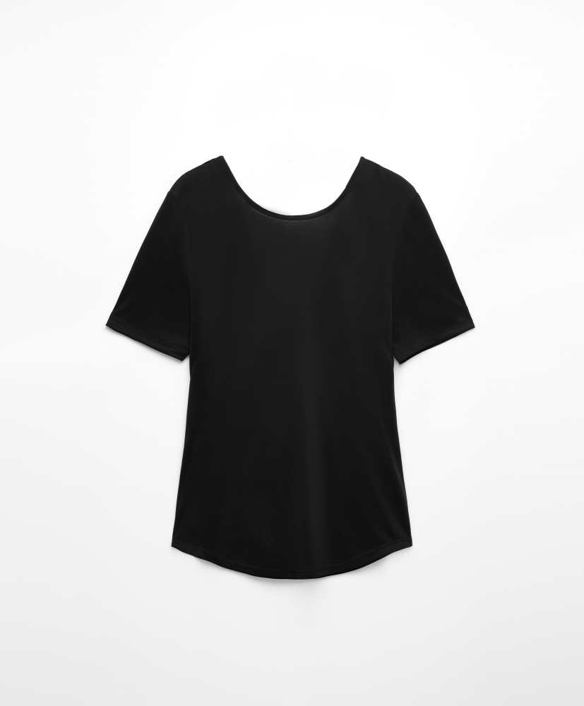 Camiseta de manga curta em modal com abertura nas costas