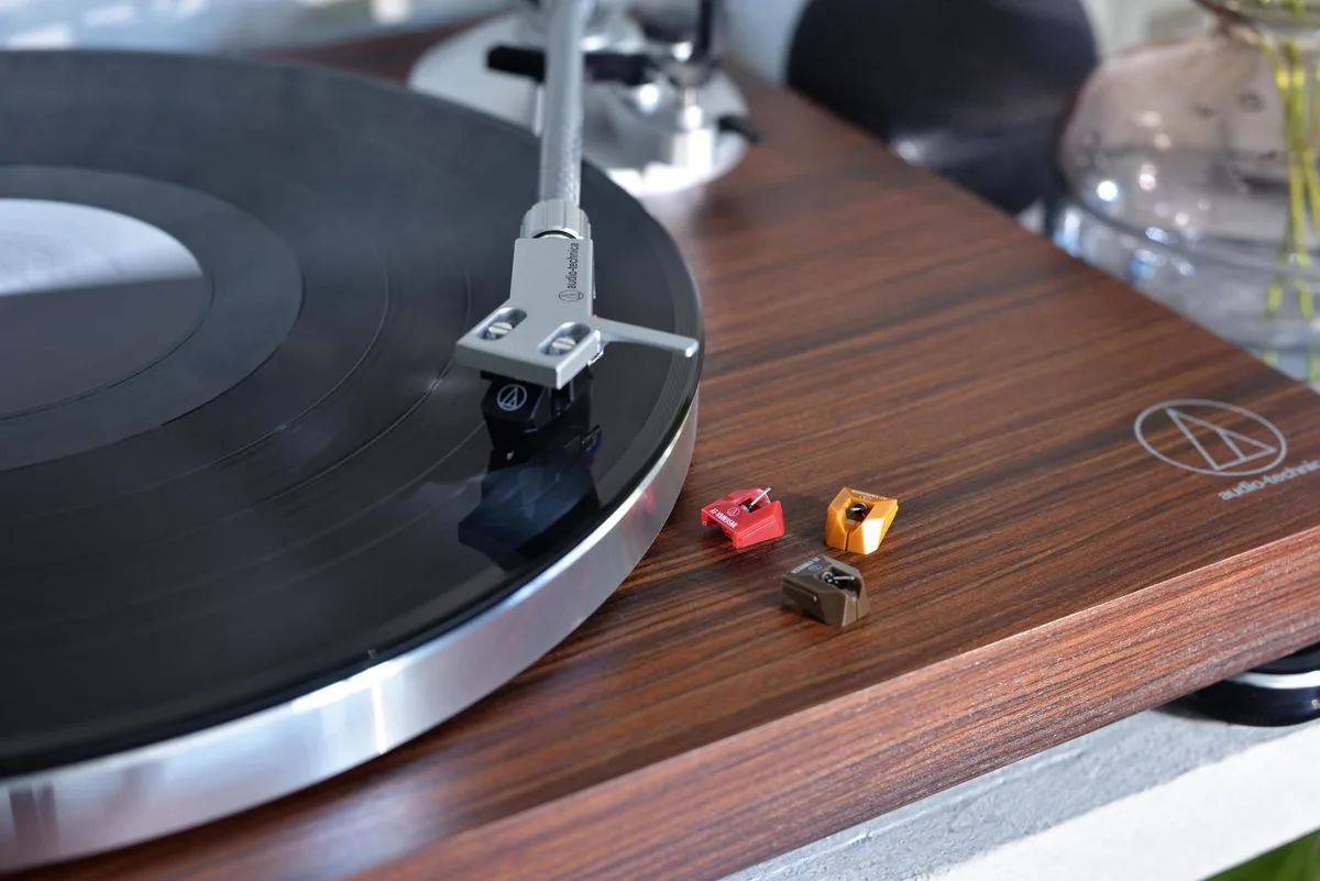 Audio Technica AT-LPW50BTRW Platines vinyle