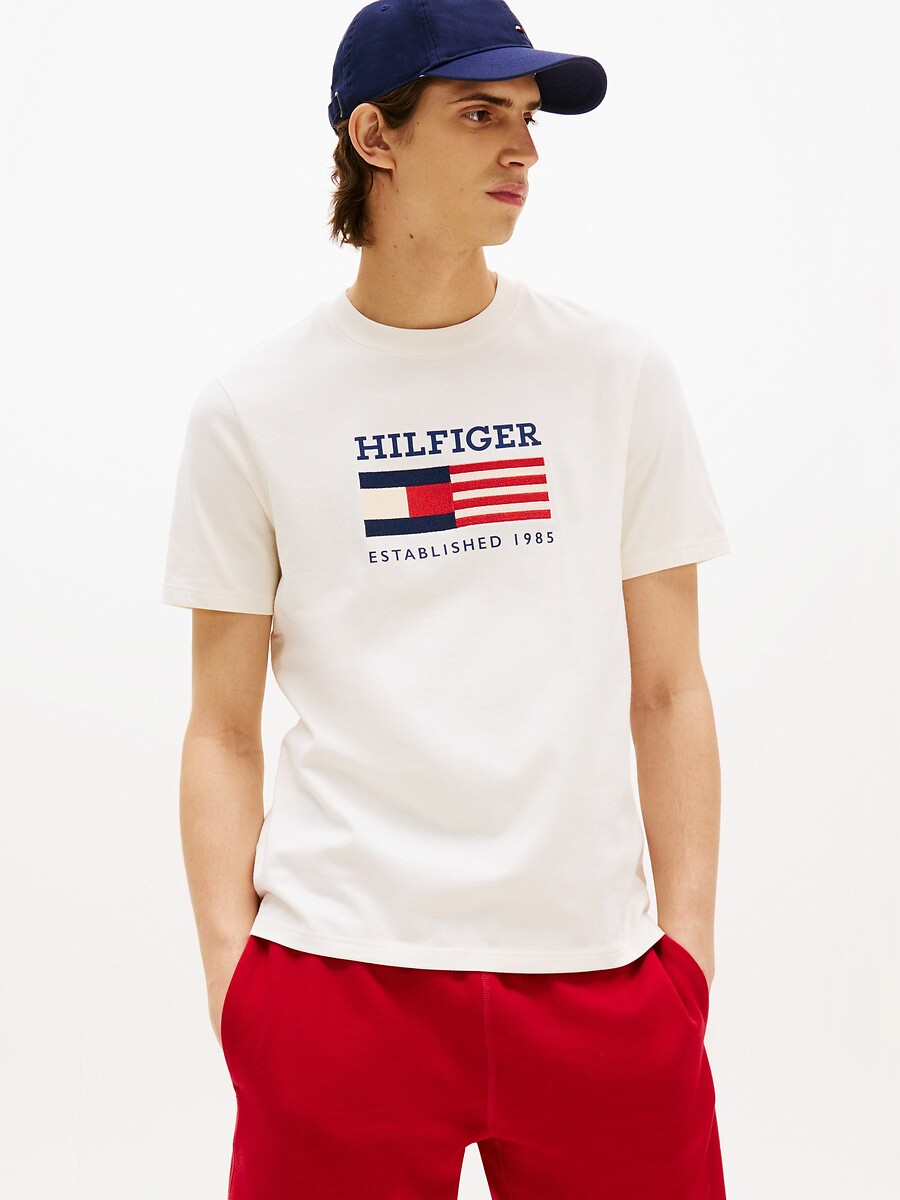 TOMMY HILFIGER<br>Camiseta de manga curta com bandeira