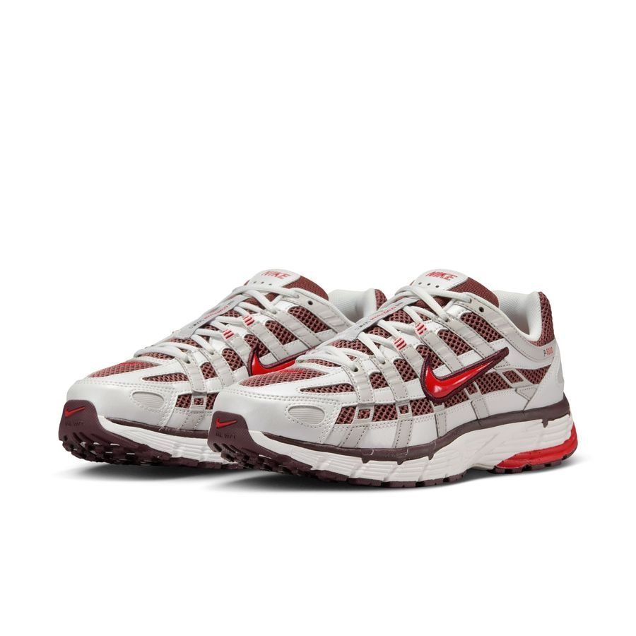 Nike Chaussures P-6000 - Blanc/Rouge/Dark Pony