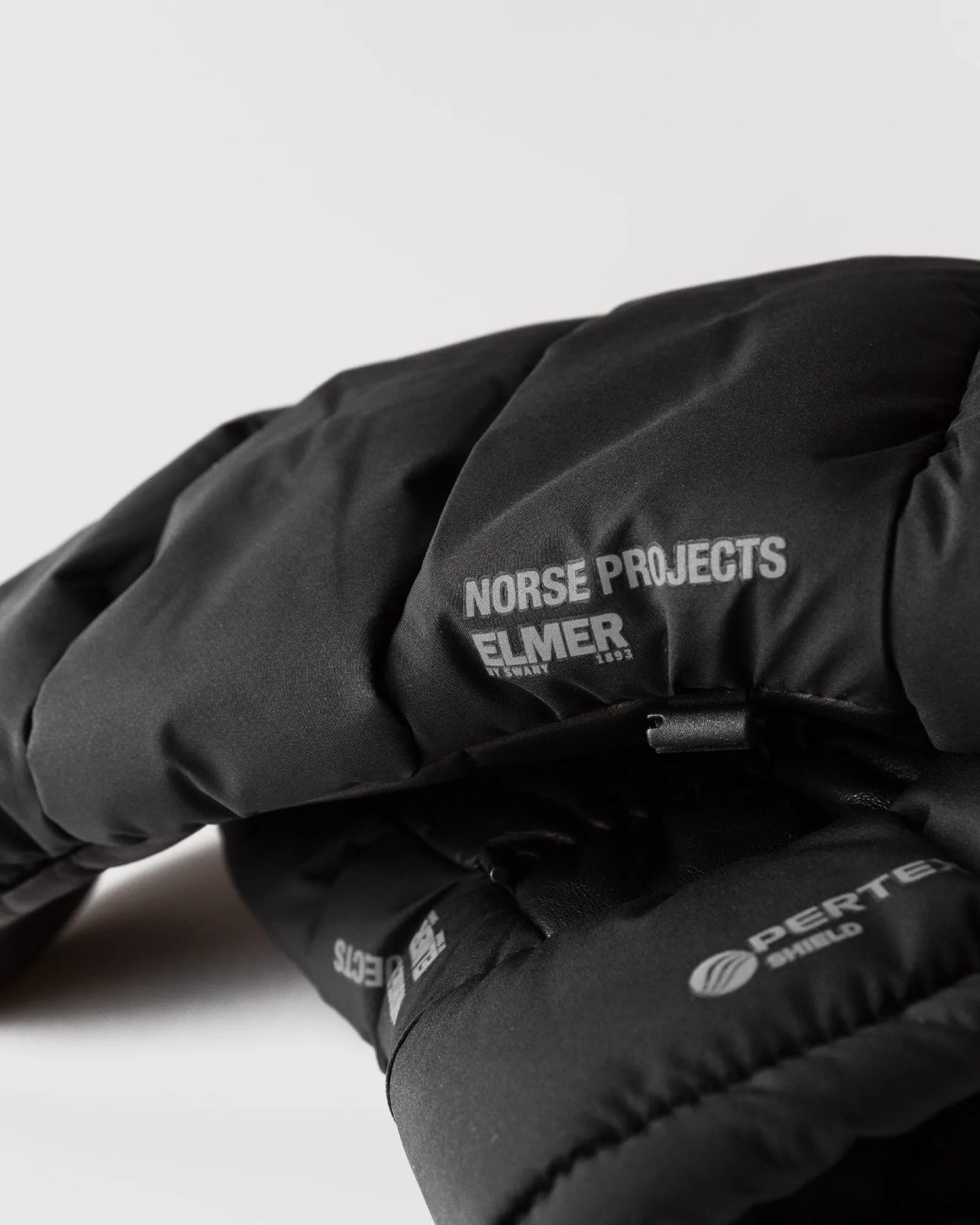 Norse Projects Norse Elmer Pertex Shield Heavy Mitten
