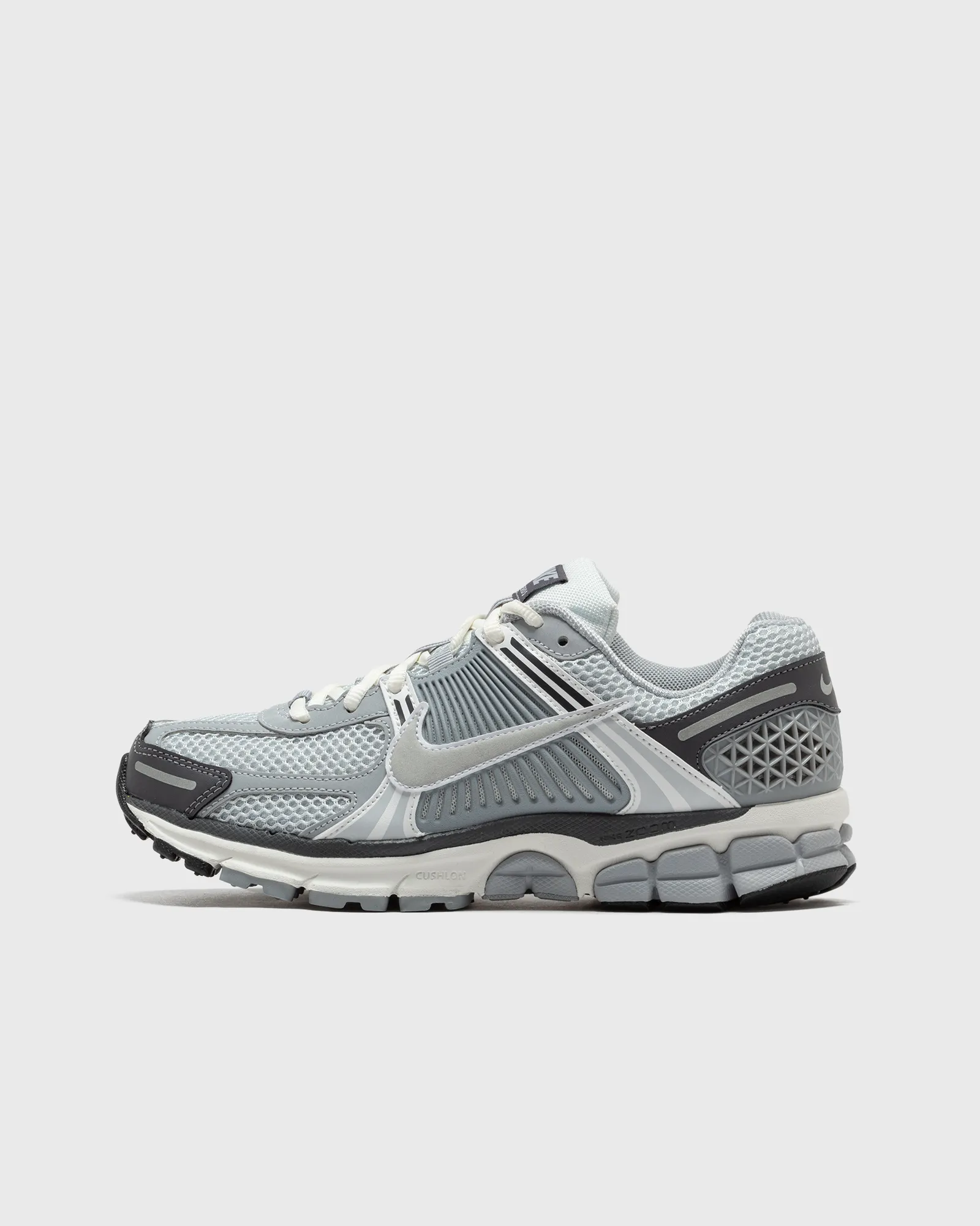 Nike WMNS NIKE ZOOM VOMERO 5