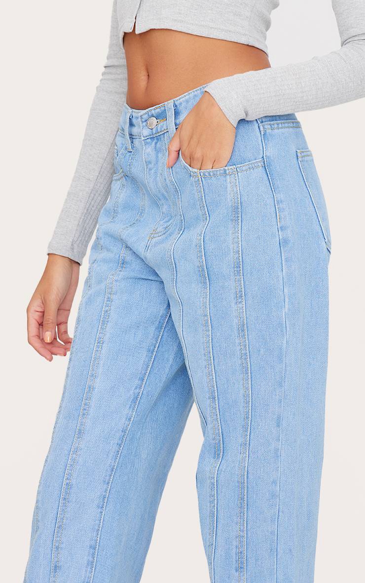 Light Blue Wash Jean Droit À Détails De Coutures