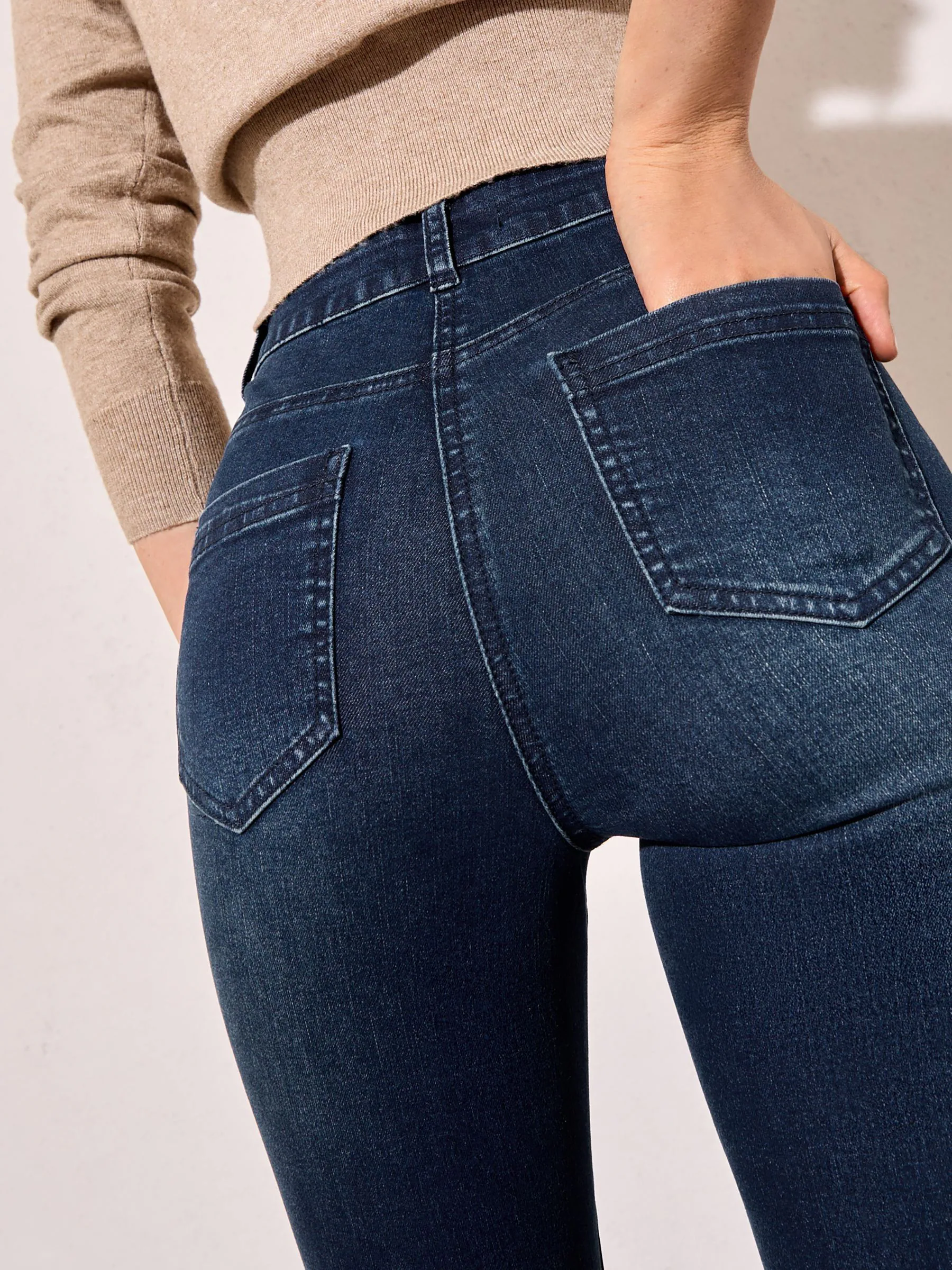 Inktblauw - Friends Like These jeans met zakken, hoge taille en uitlopende pijpen