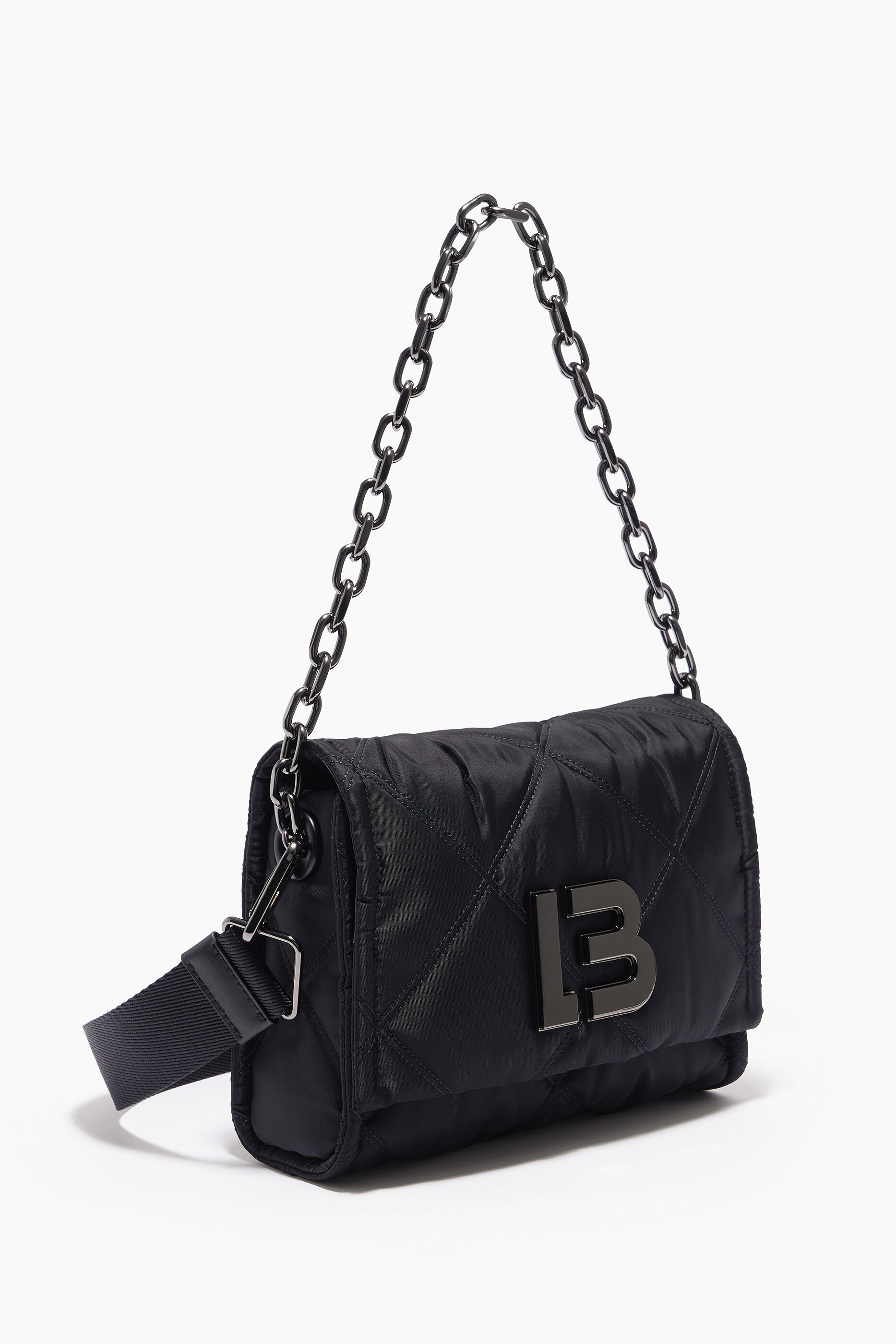 Bolsa de ombro M em nylon com aba, preta.