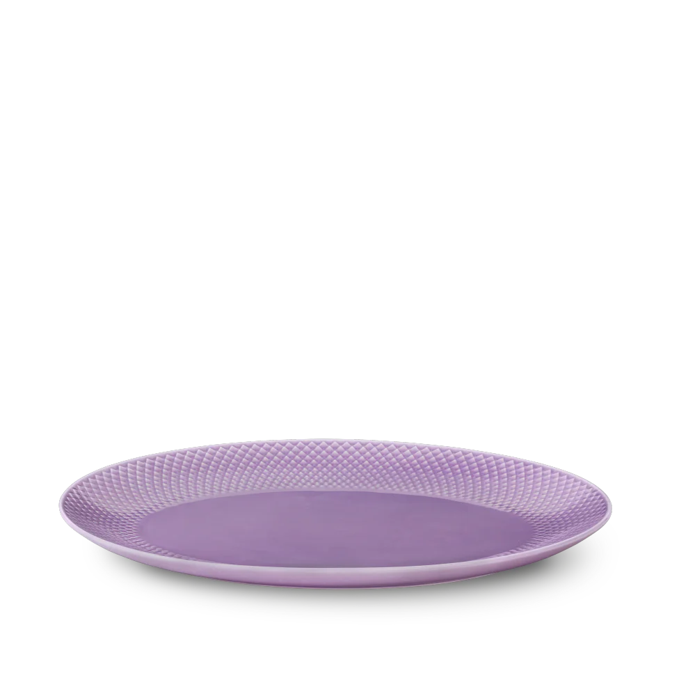 Lyngby Porcelæn  Rhombe Color ovalt serveringsfad, lys lilla - 35x26 cm.