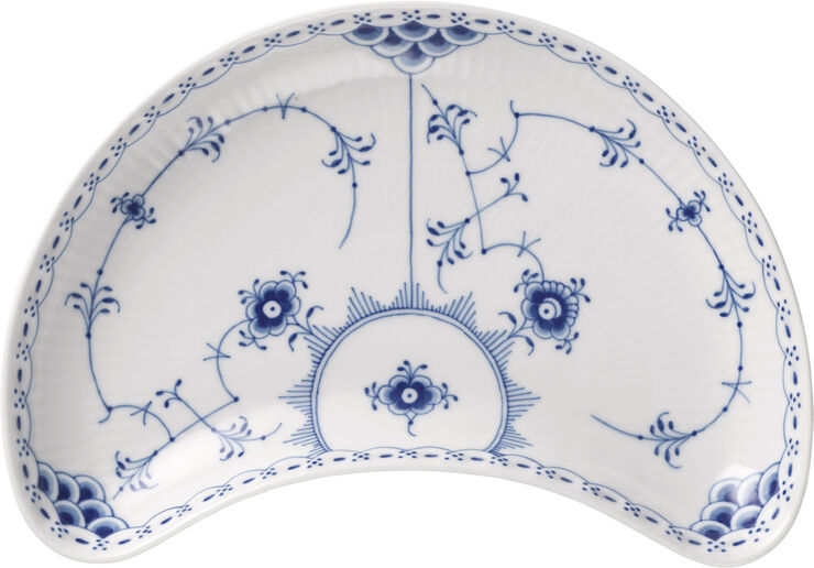 Royal Copenhagen Blue Fl HL Dish Half Moon Shaped 22cm Hvid