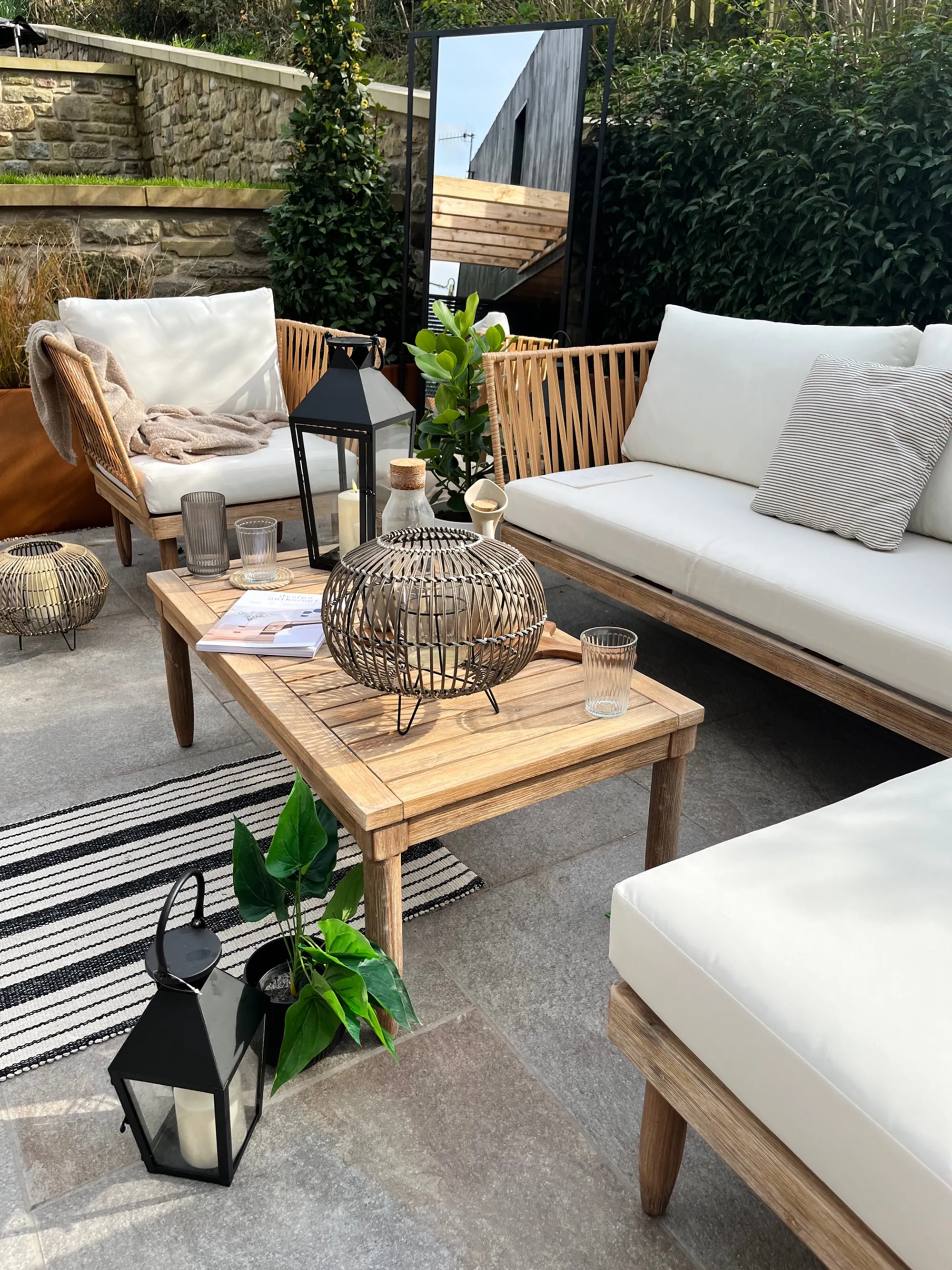Loungeset met tafel 4-zits CREMONA rechtszijdig Acaciahout Gebroken wit