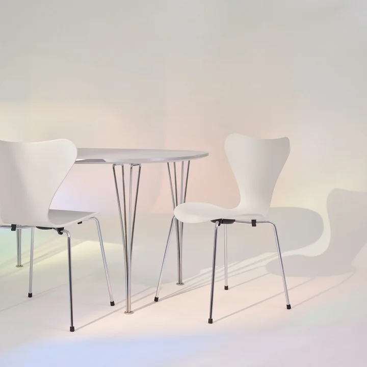 Fritz Hansen - Serie 7 Stuhl ungepolstert, verchromt / 7:14 AM grün (Special Edition 2025)