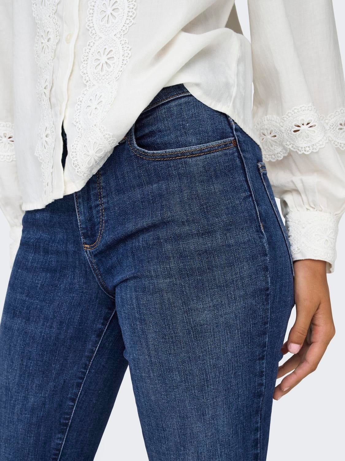 ONLANN Mittlere Taille Ausgestellt Jeans Dark Blue Denim
