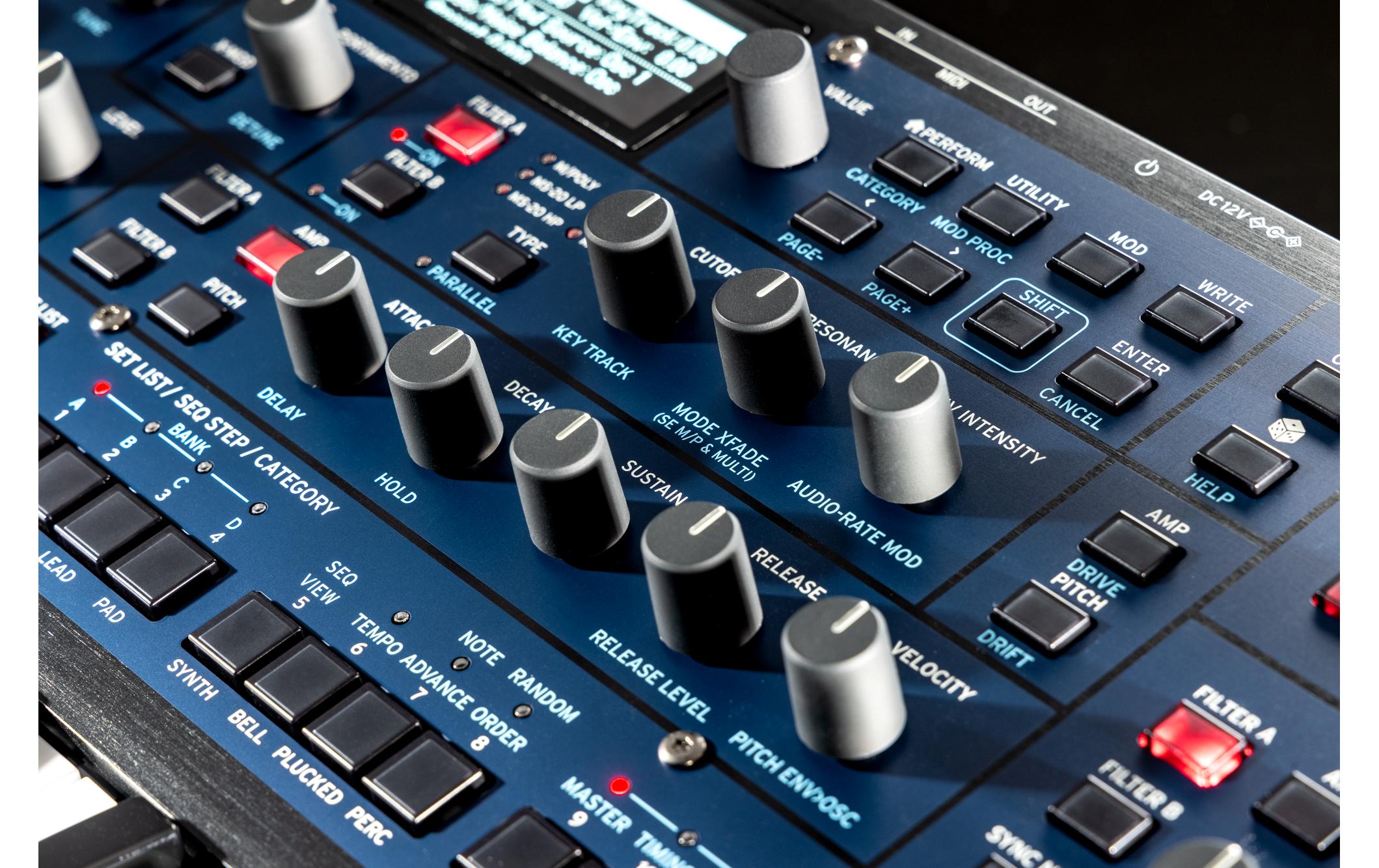 Synthesizer multi/poly<br>Analog Modeling Synthesizer