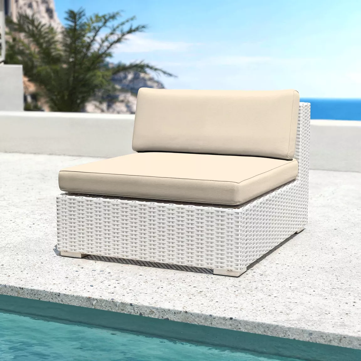 Chauffeuse de jardin en résine tressée Palma Blanc et beige